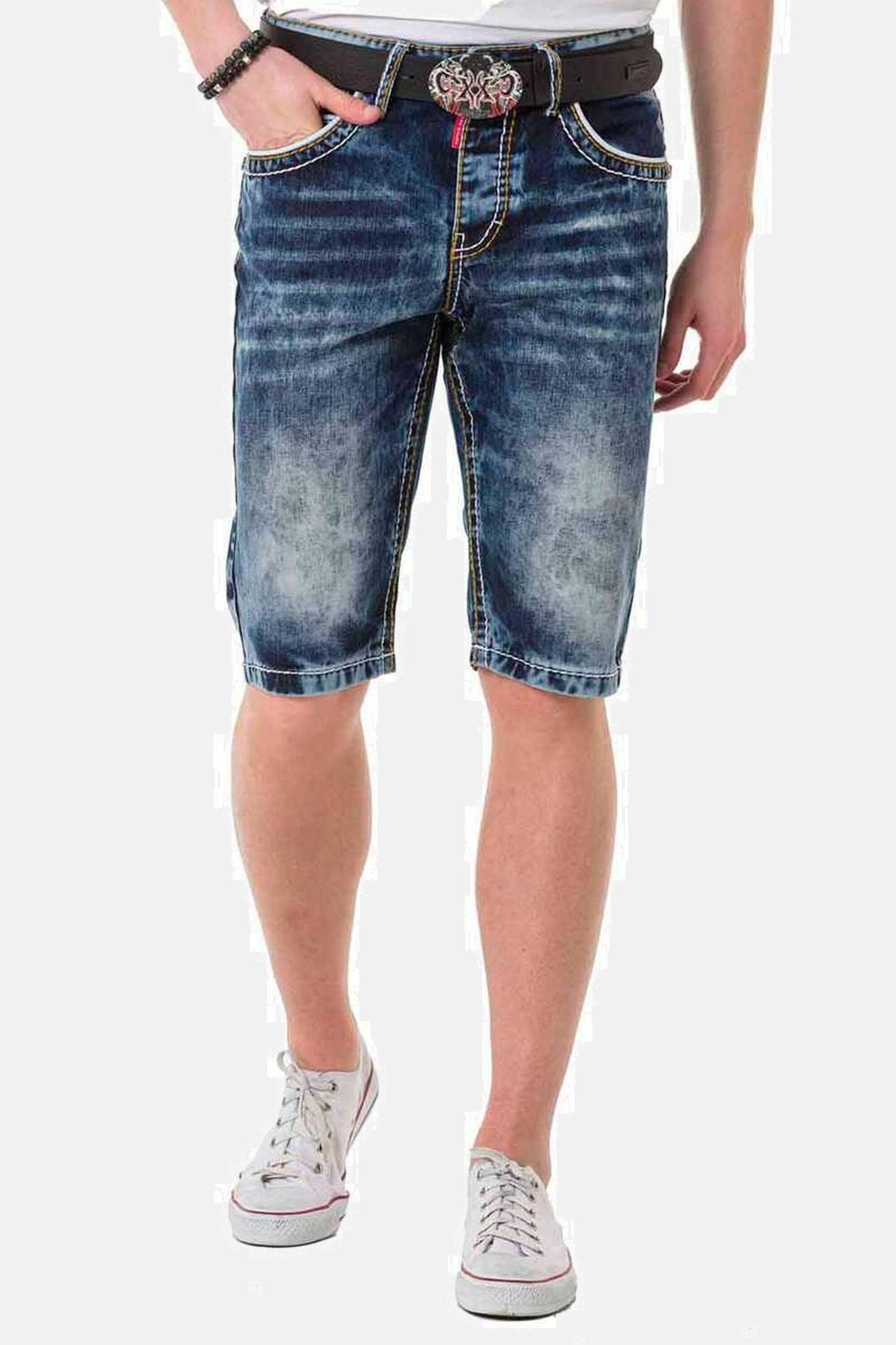 Cipo & Baxx Jeansbermudas "Bermuda & Short", mit stylishen Kontrastnähten, günstig online kaufen