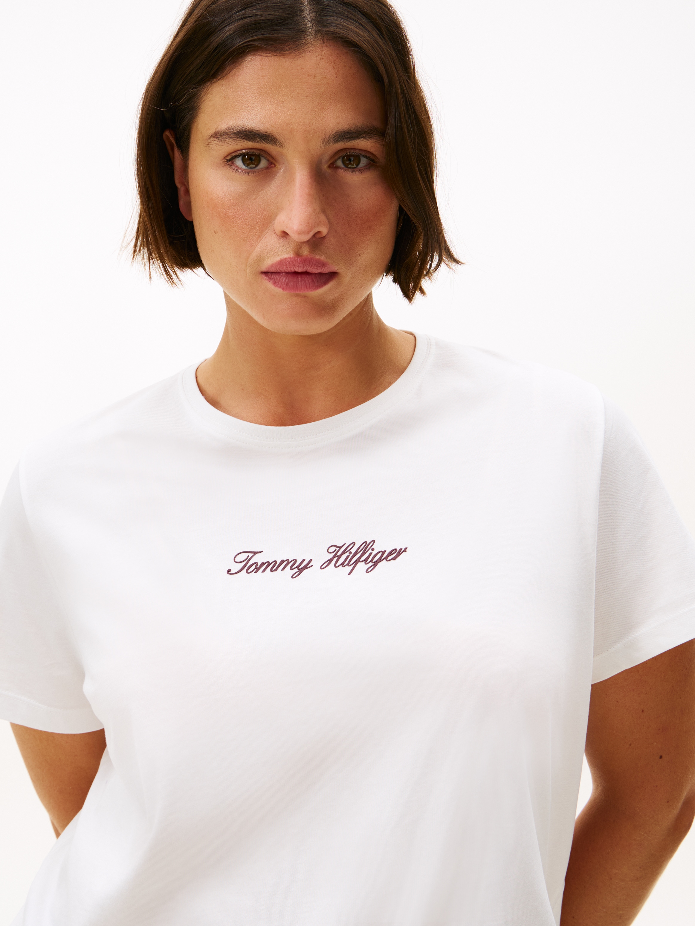 Tommy Hilfiger Curve Kurzarmshirt »CRV CLASSIC SCRIPT REG SS TEE«, in großen Größen