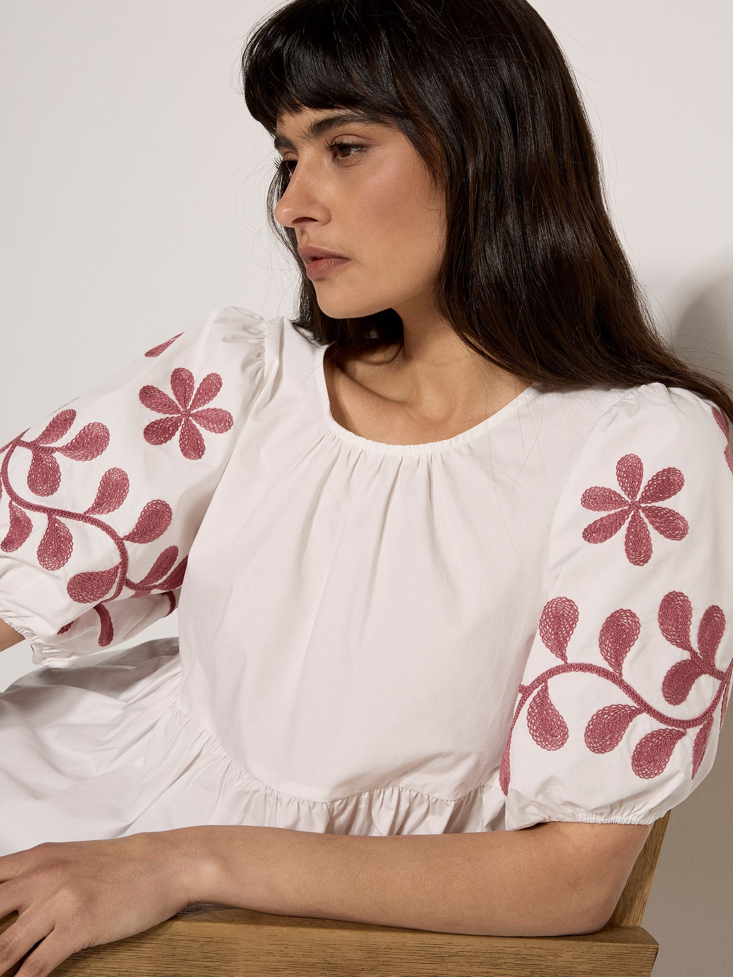 Apricot Klassische Bluse »Blusenoberteil mit Blumenstickerei und Schößchen« mit Schößchen