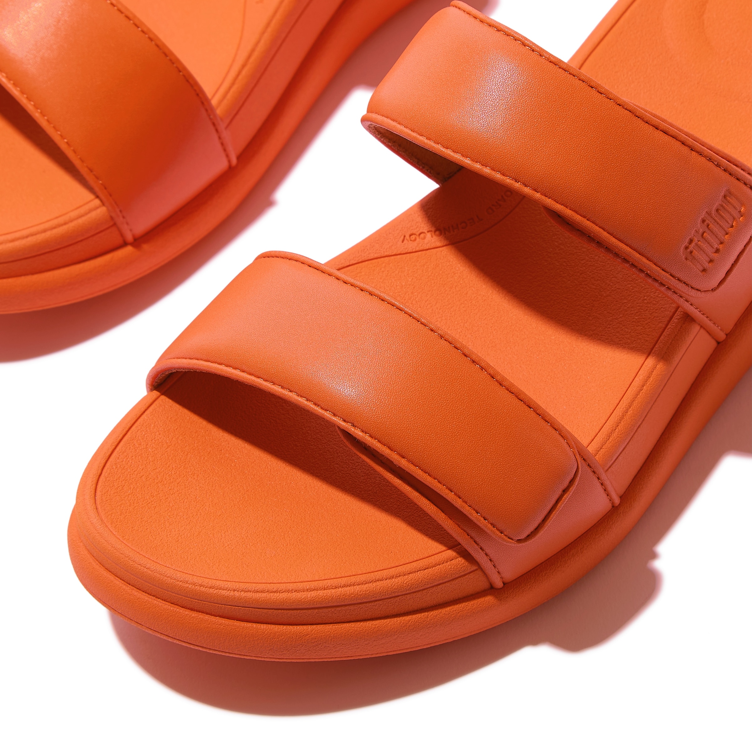 Fitflop Pantolette »F-MODE GO«, Plateausandale mit dämpfender MICROWOBBLEBOARD Technologie