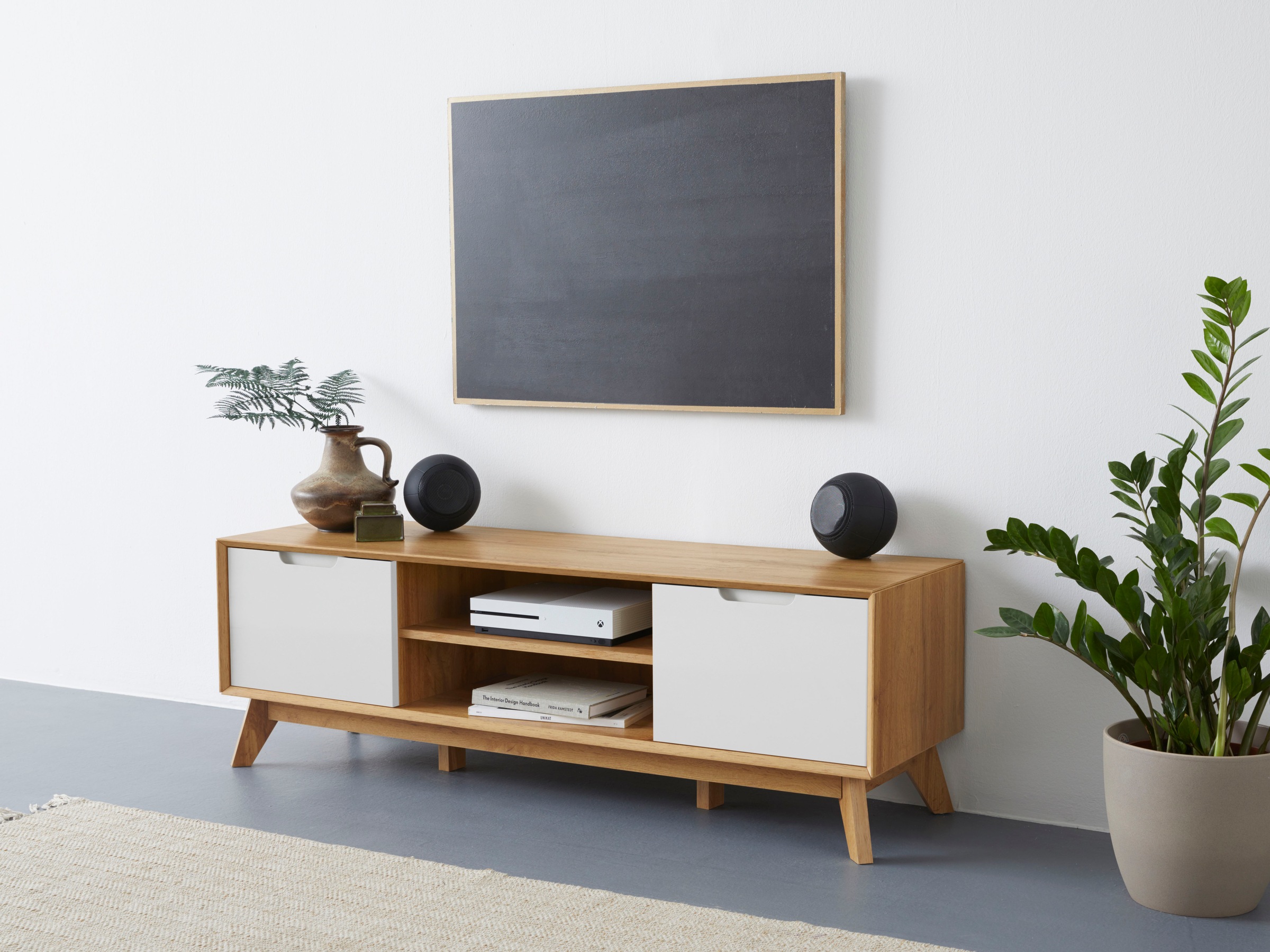 OTTO home "Pandrup" Kommode mit 3 Einlegeböden und Kabeldurchführung, B:135 günstig online kaufen