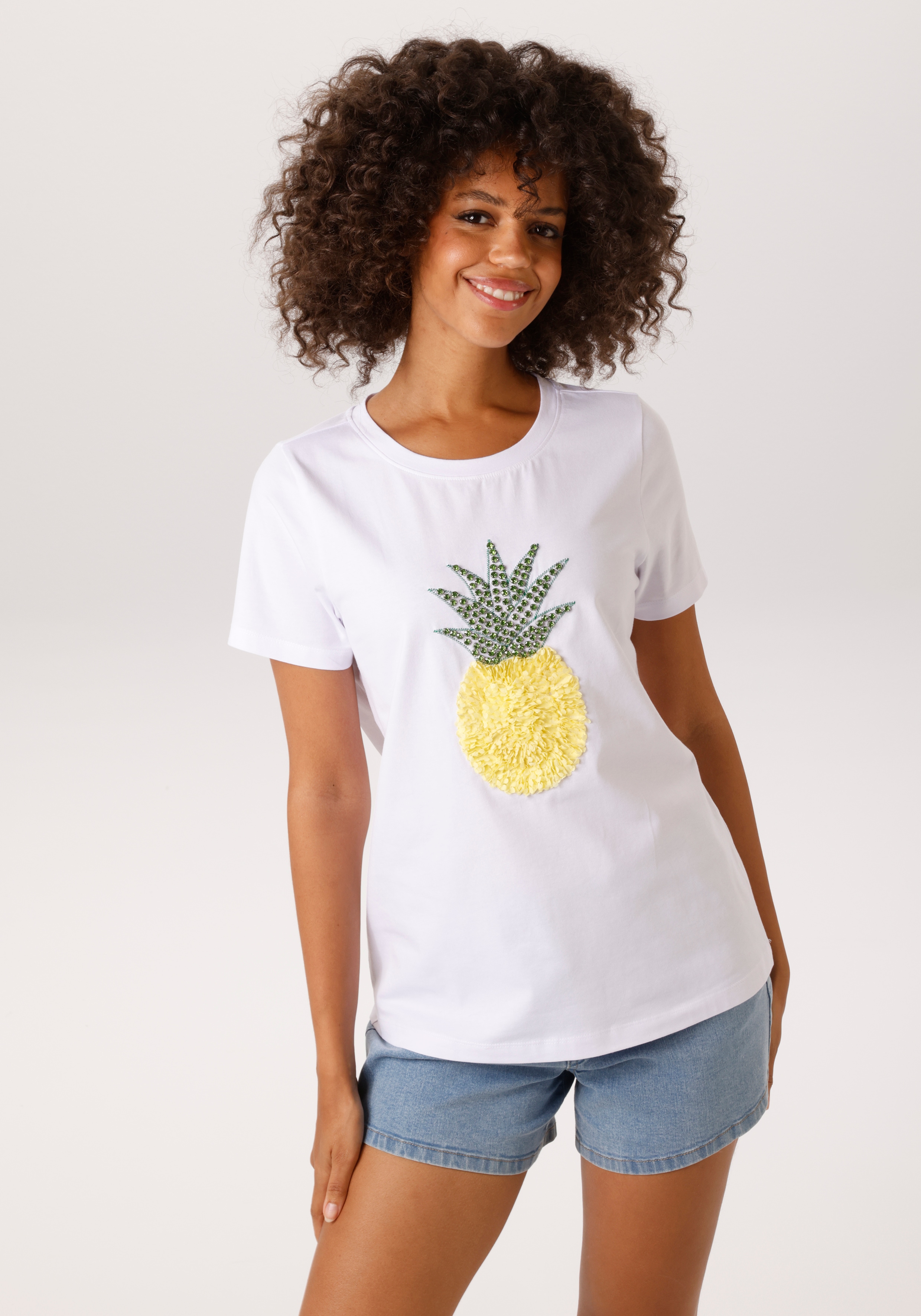 Aniston CASUAL T-Shirt mit Glitzersteinchen verzierter Ananas-Applikation