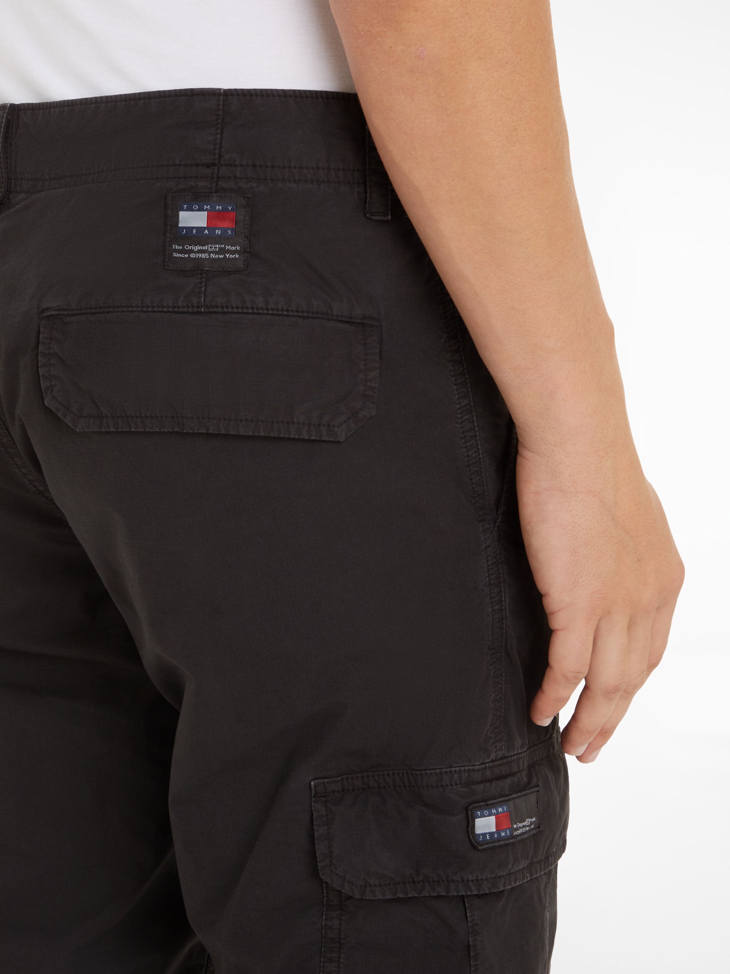 Tommy Jeans Cargohose »TJM ETHAN RIPSTOP CARGO«, mit Logopatch