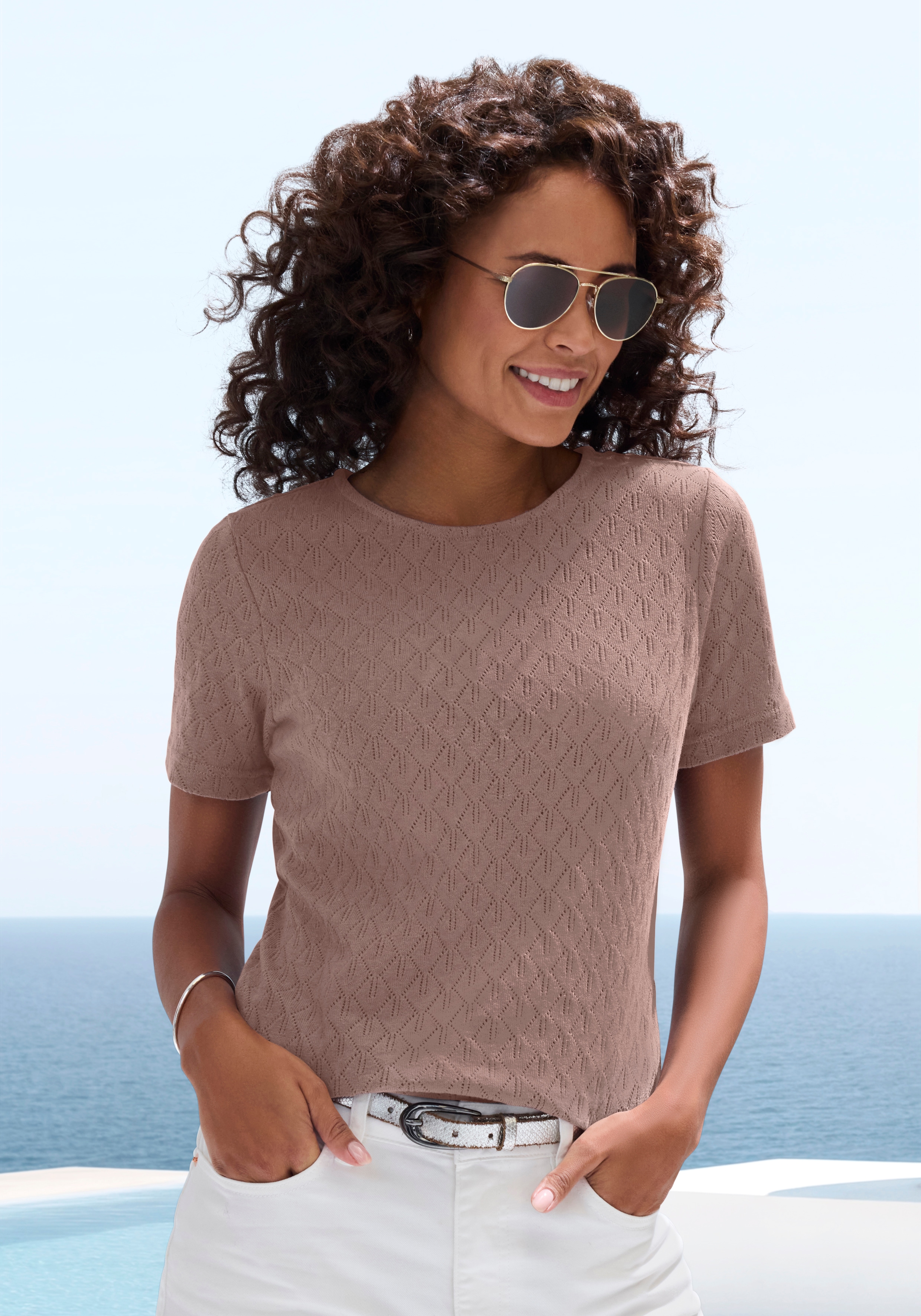 Vivance Kurzarmshirt "mit sommerlichem Ajour-Muster" aus leichtem Feinstrick mit Ajourmuster