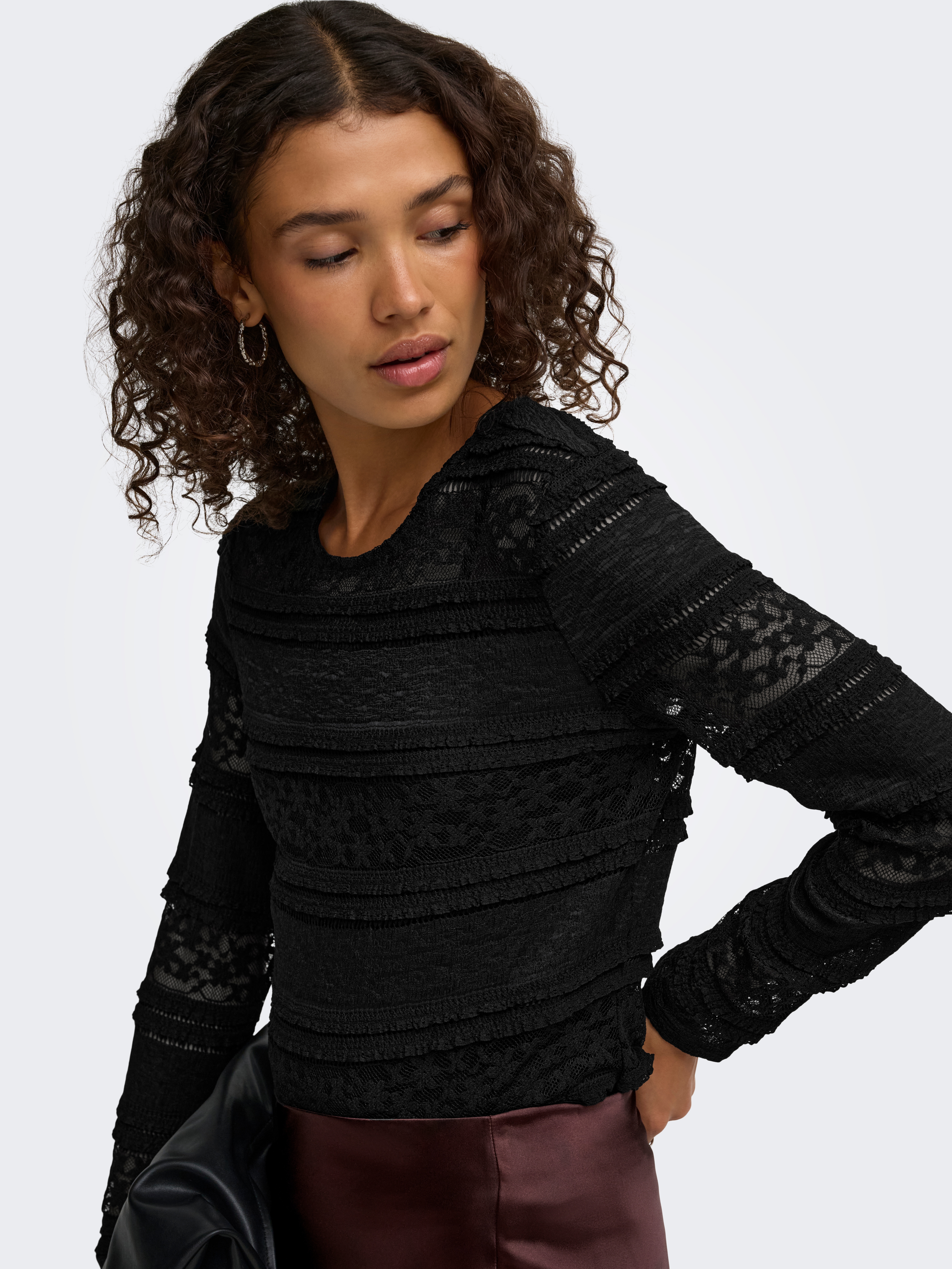 JDY Longsleeve "JDYSARAH L/S LACE TOP JRS NOOS" Kunstfaser, normal geschnitten