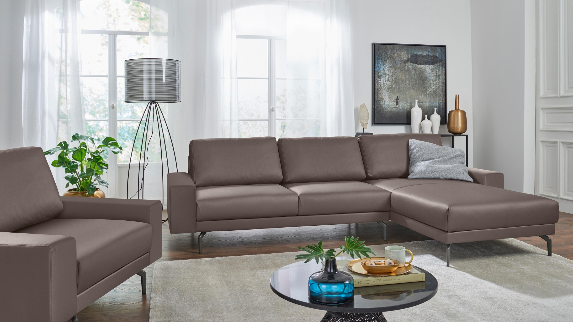 Creation BY ROLF BENZ Ecksofa »CR.450, Designecksofa, Polsterecke, L-Form«, Armlehne breit und niedrig, Alugussfüße in umbragrau, Breite 294 cm