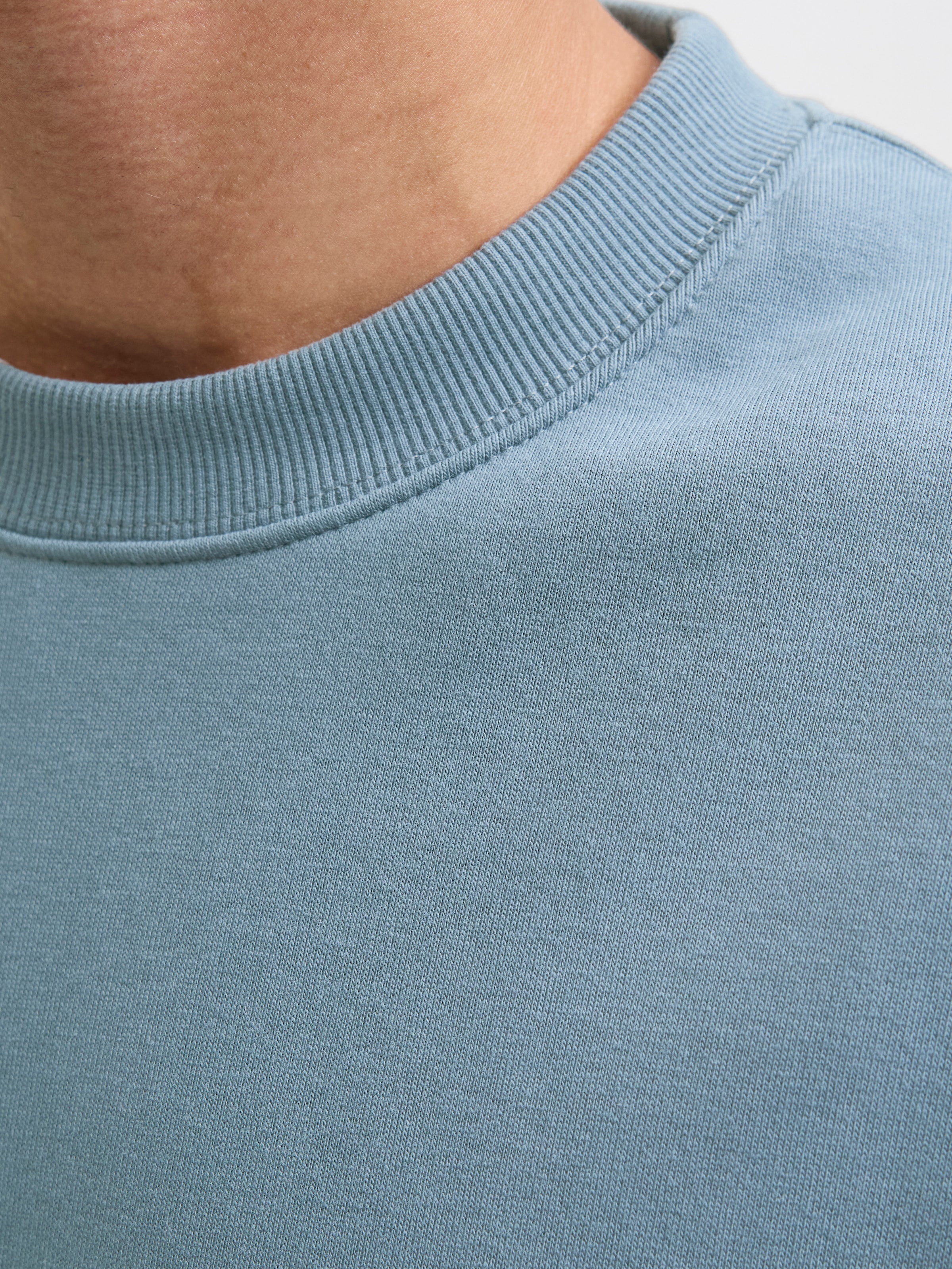 Jack & Jones Sweatshirt »JJEURBAN EDGE SWEAT CREW NECK NOOS«, mit Rippbündchen