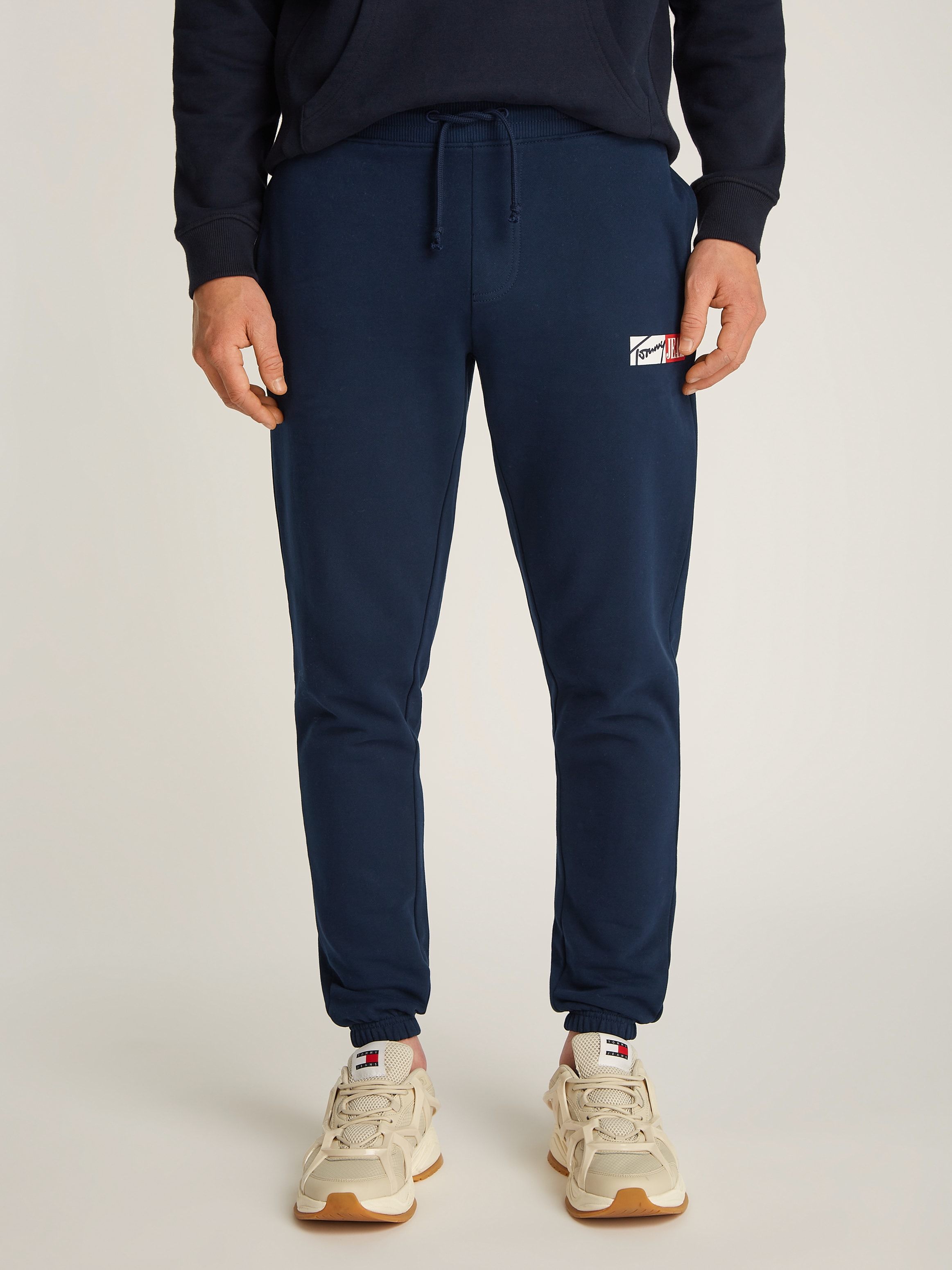 Jogginghose »TJM SLIM ENTRY SWEATPANT«, mit Logo