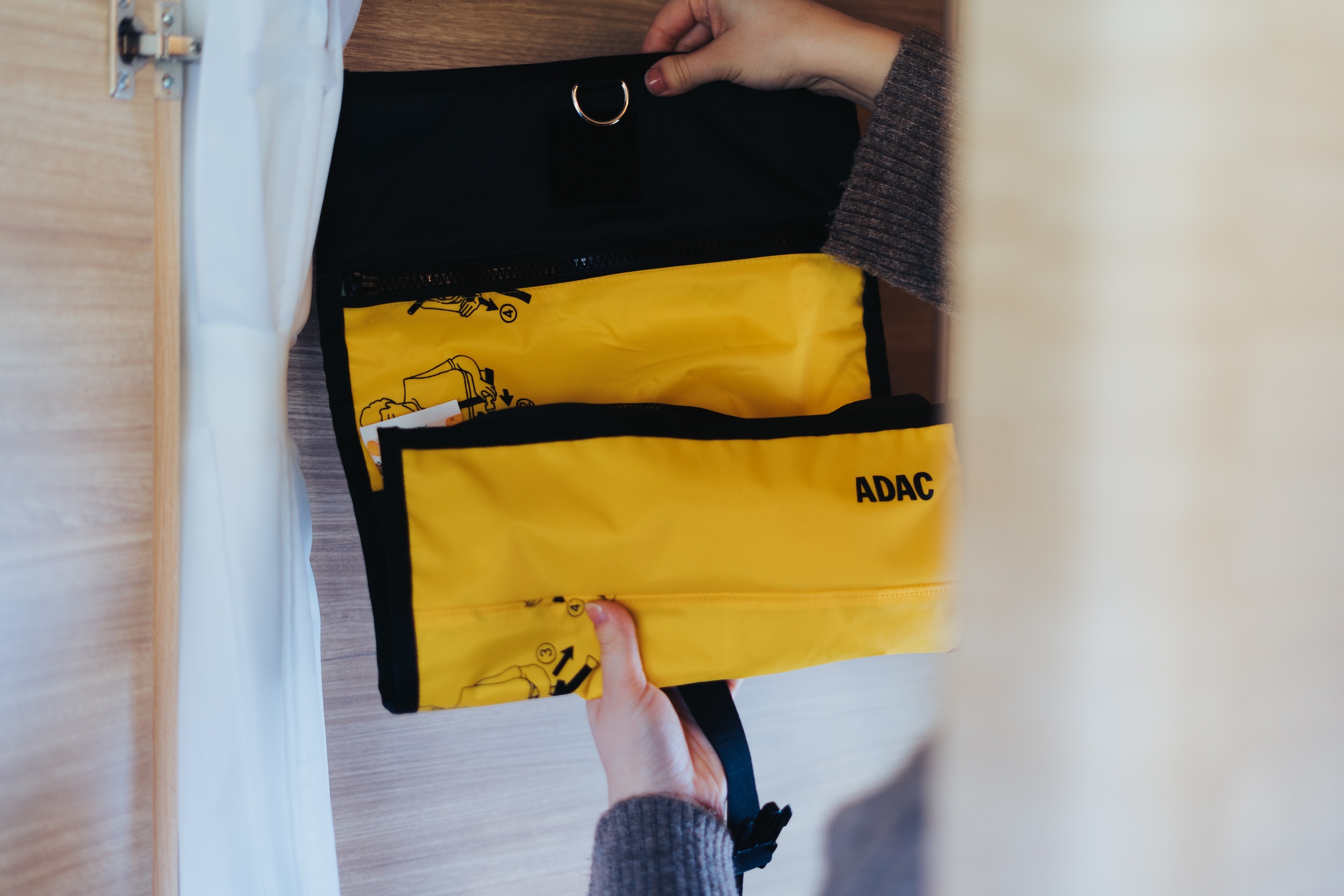 Washbag«, aus online Material BAUR to | leichtem bestellen Life Kosmetiktasche »ADAC wasserabweisenden Bag