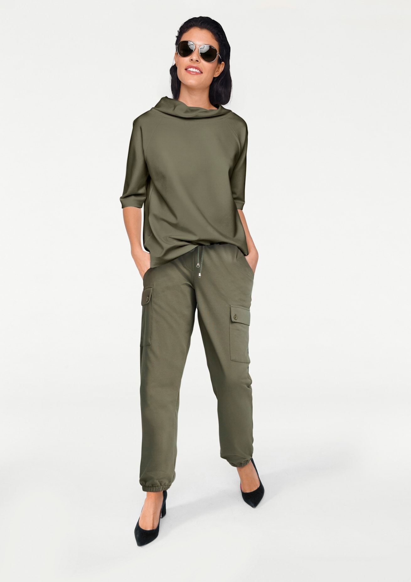Oversize-Shirt HEINE "Oversized Shirt", Damen, Gr. 44, grün (khaki), 70% Viskose, 25% Polyamid, 5% Elasthan, unifarben, Shirts