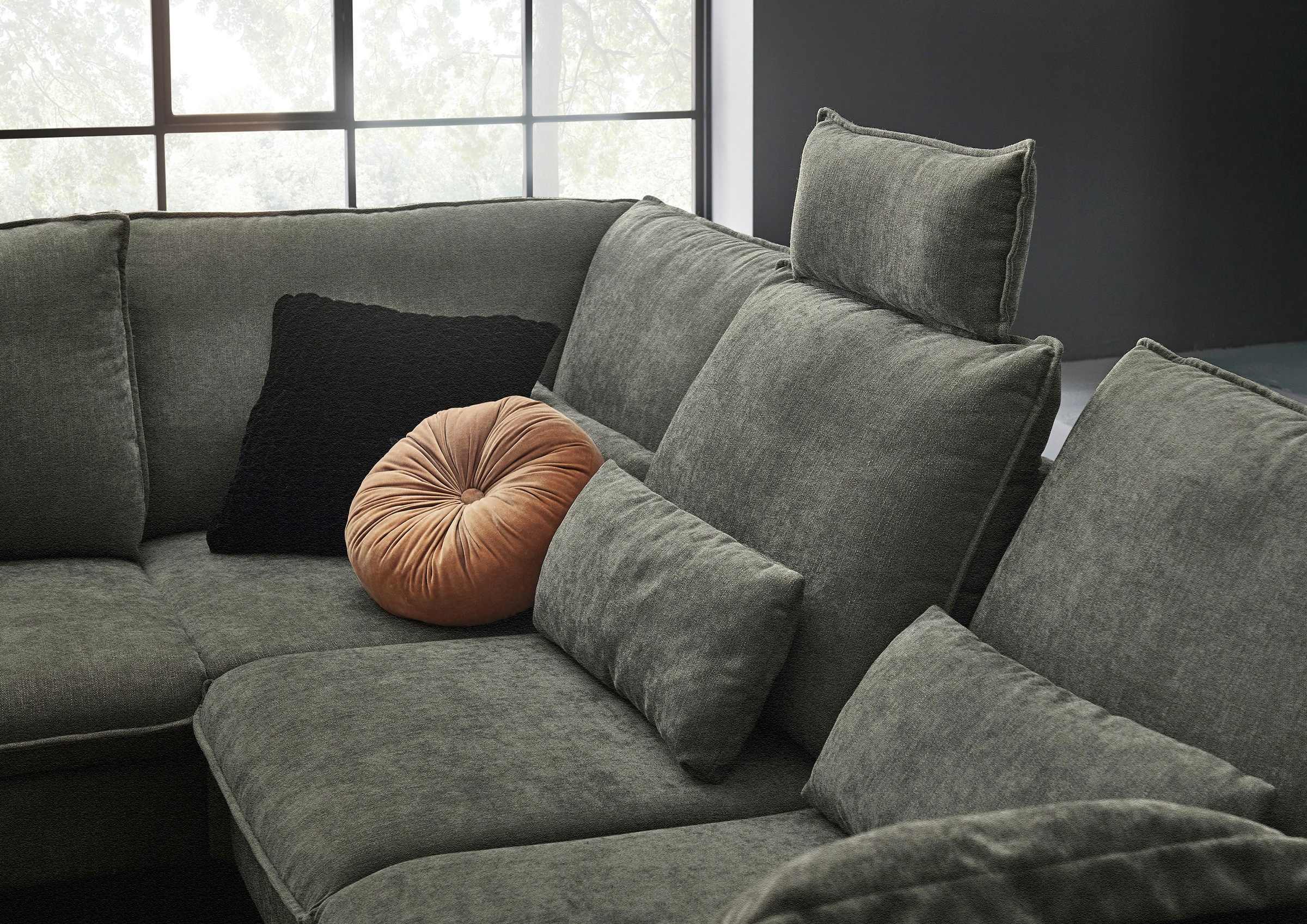 3C Carina Ecksofa, (1 St.), incl. 2 Kopfstützen, mit klappbarer Armlehne, weiches Sitzgefühl, wahlweise auch mit motorischer Rückentiefenverstellung und optional mit 3 Nierenkissen