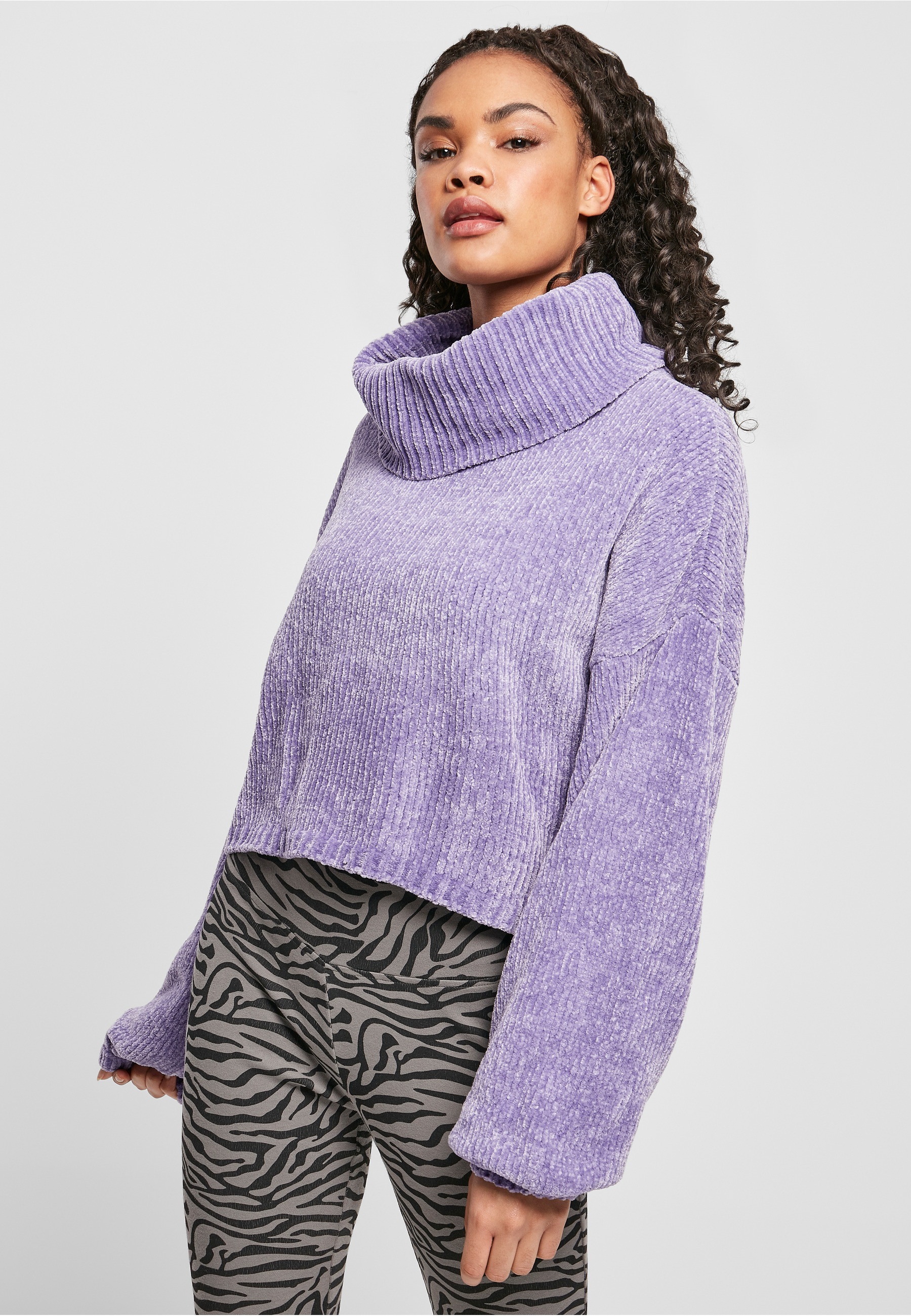 URBAN CLASSICS Sweatshirt »Urban Classics Damen Ladies Short Chenille Turtleneck Sweater«, 1 Stk.
