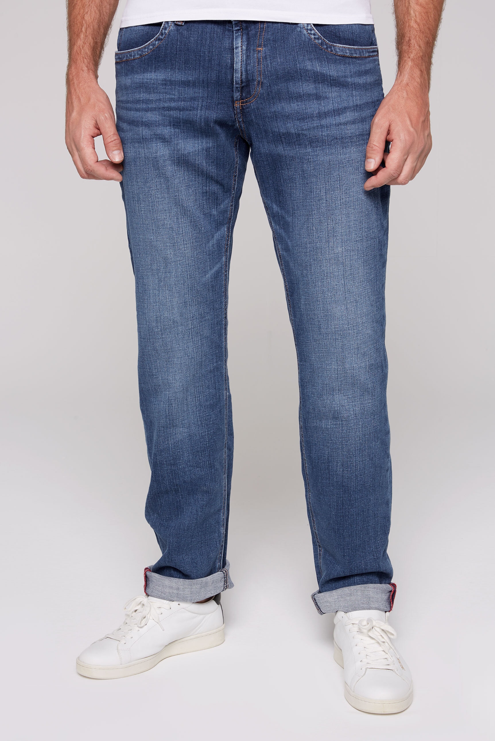 Regular-fit-Jeans, mit Used-Waschung
