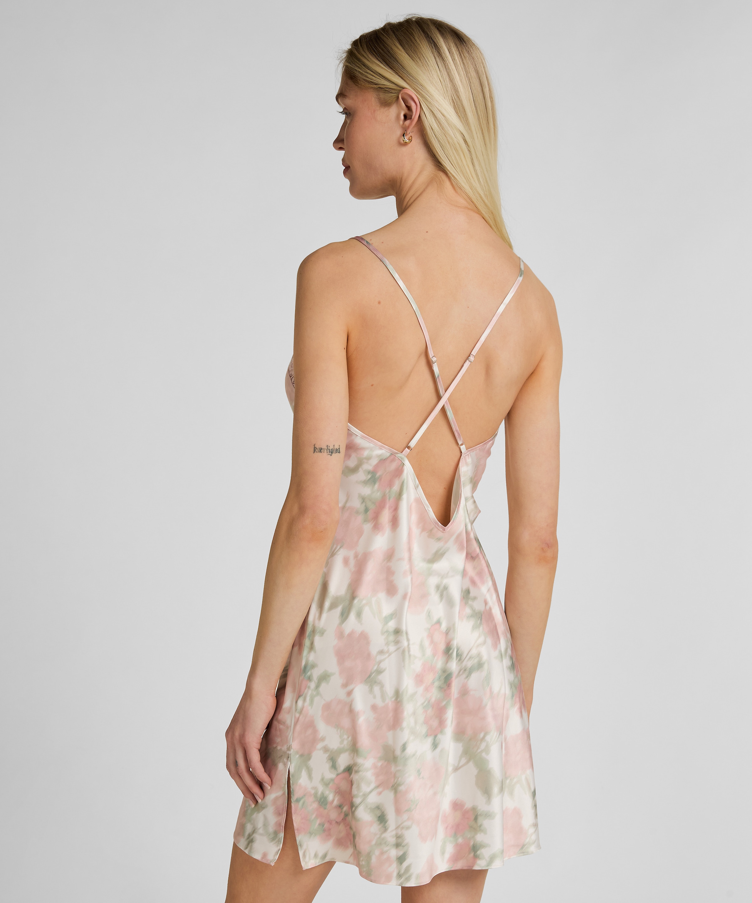 Hunkemöller Pyjama »Satin-Negligé mit Blumenmuster«