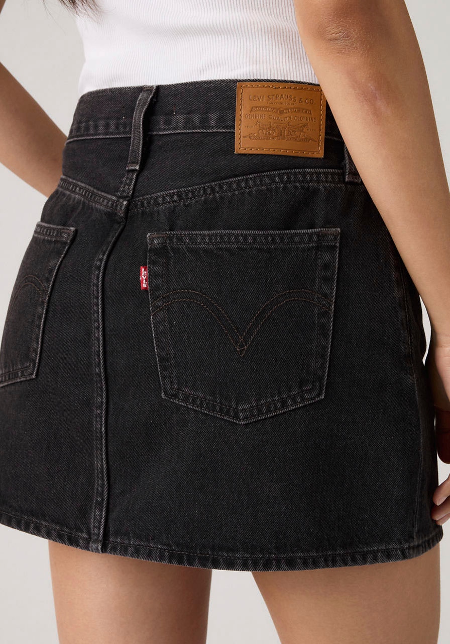 Levis "ICON SKIRT" mit Used-Effekten und ausgefransten Kanten günstig online kaufen