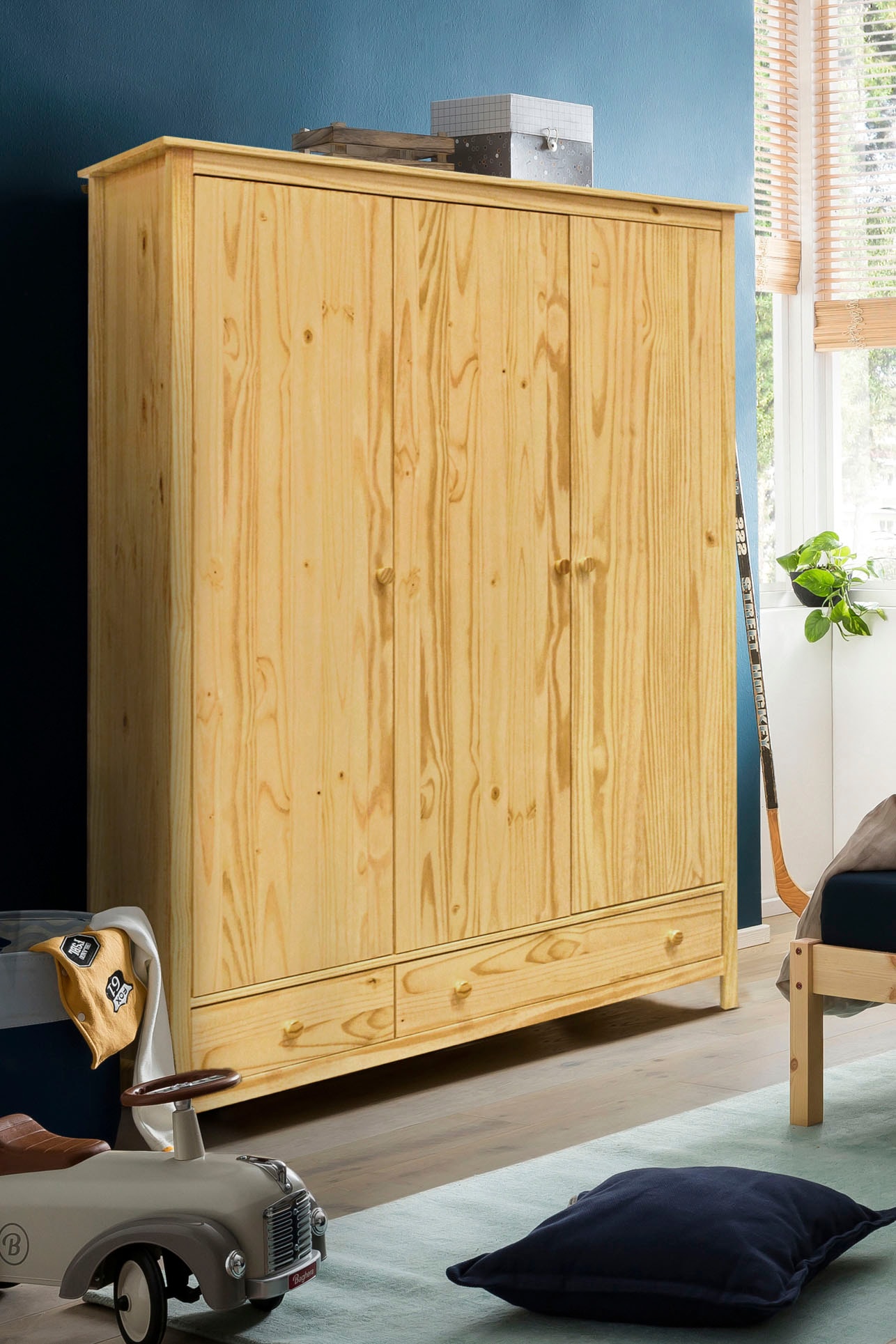 Möbilia Kleiderschrank 1 Stk. tlg. gefertigt aus massivem Kiefernholz günstig online kaufen