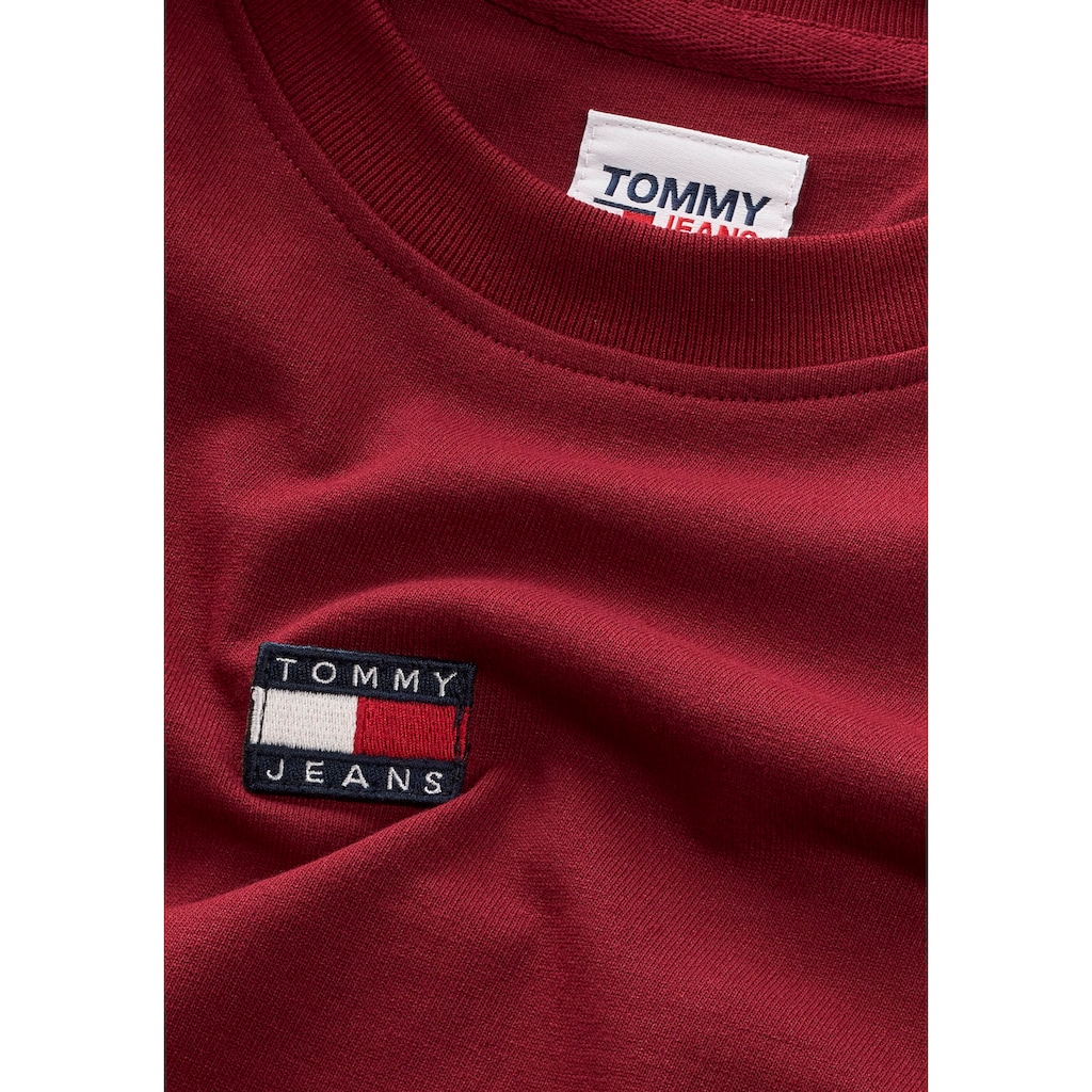 Tommy Jeans T-Shirt »TJW CLS XS BADGE TEE«, mit Tommy Jeans Logostickerei am Brustkorb