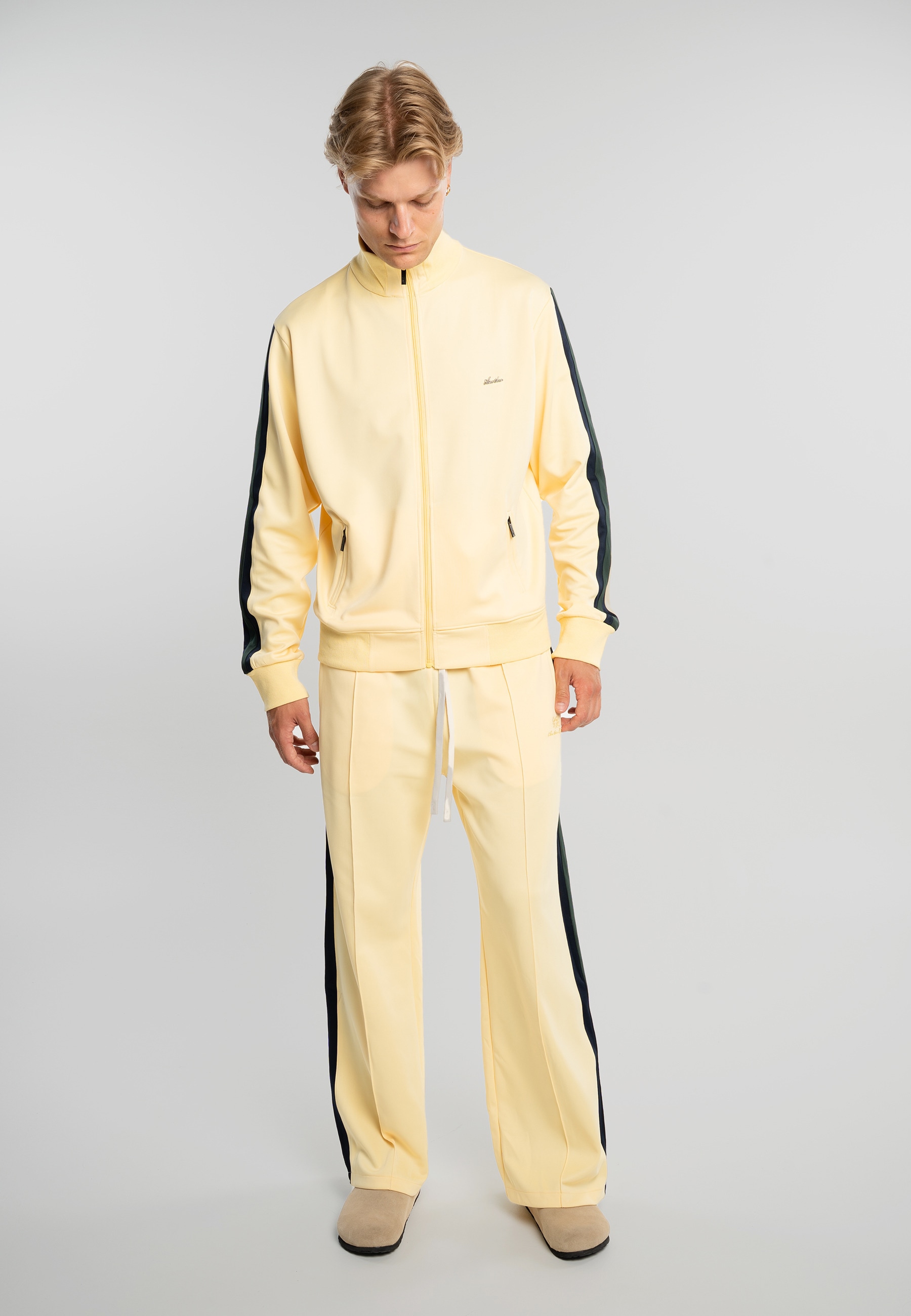 Another Cotton Lab Outdoorjacke »Another Cotton Lab Everyday Regular Track Jacket« 1 Stk. tlg. ohne Kapuze