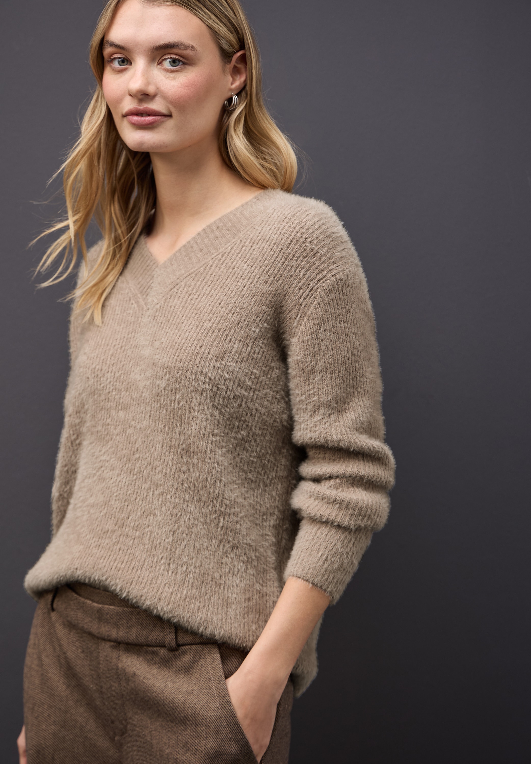 STREET ONE V-Ausschnitt-Pullover mit Rippbündchen