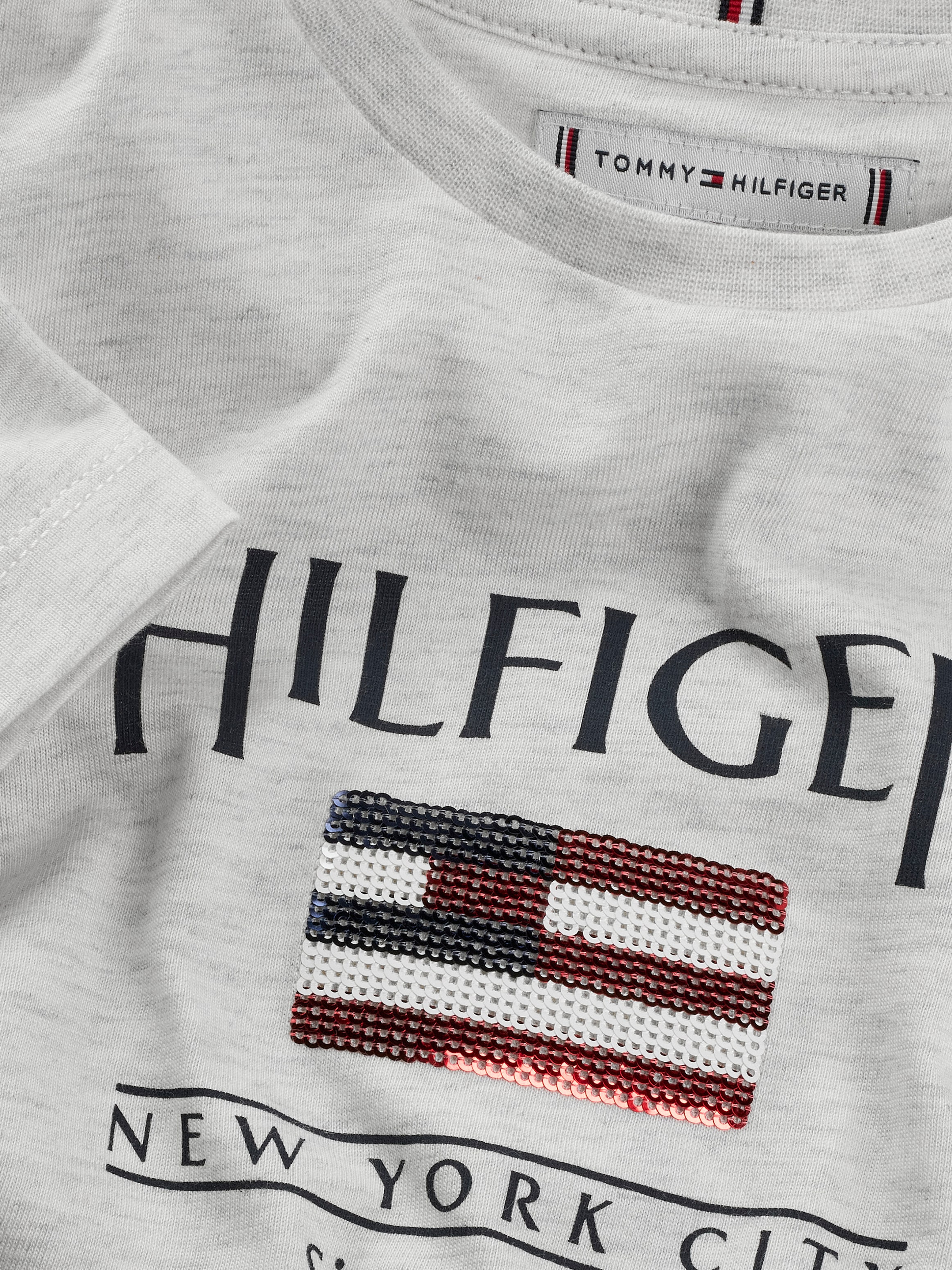Tommy Hilfiger Shirtkleid »HILFIGER SEQUINS FLAG TEE DRESS«, mit Pailetten, mit Logo-Flag