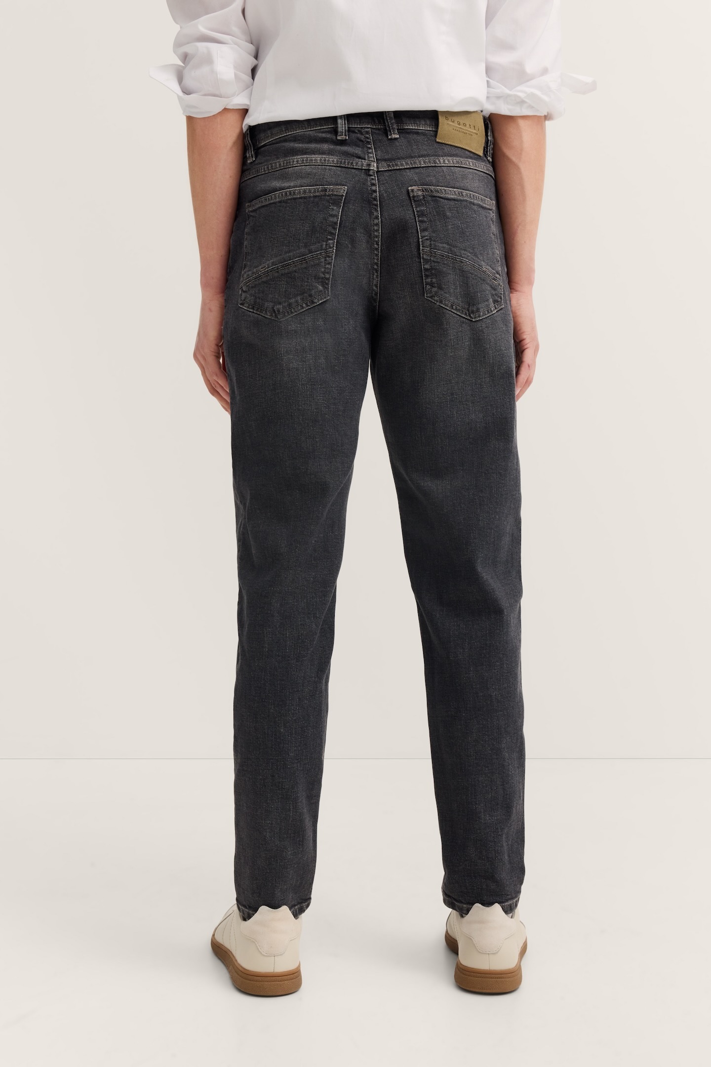 bugatti 5-Pocket-Jeans »Tapered Fit«, aus Stretch Handcrafted Denim