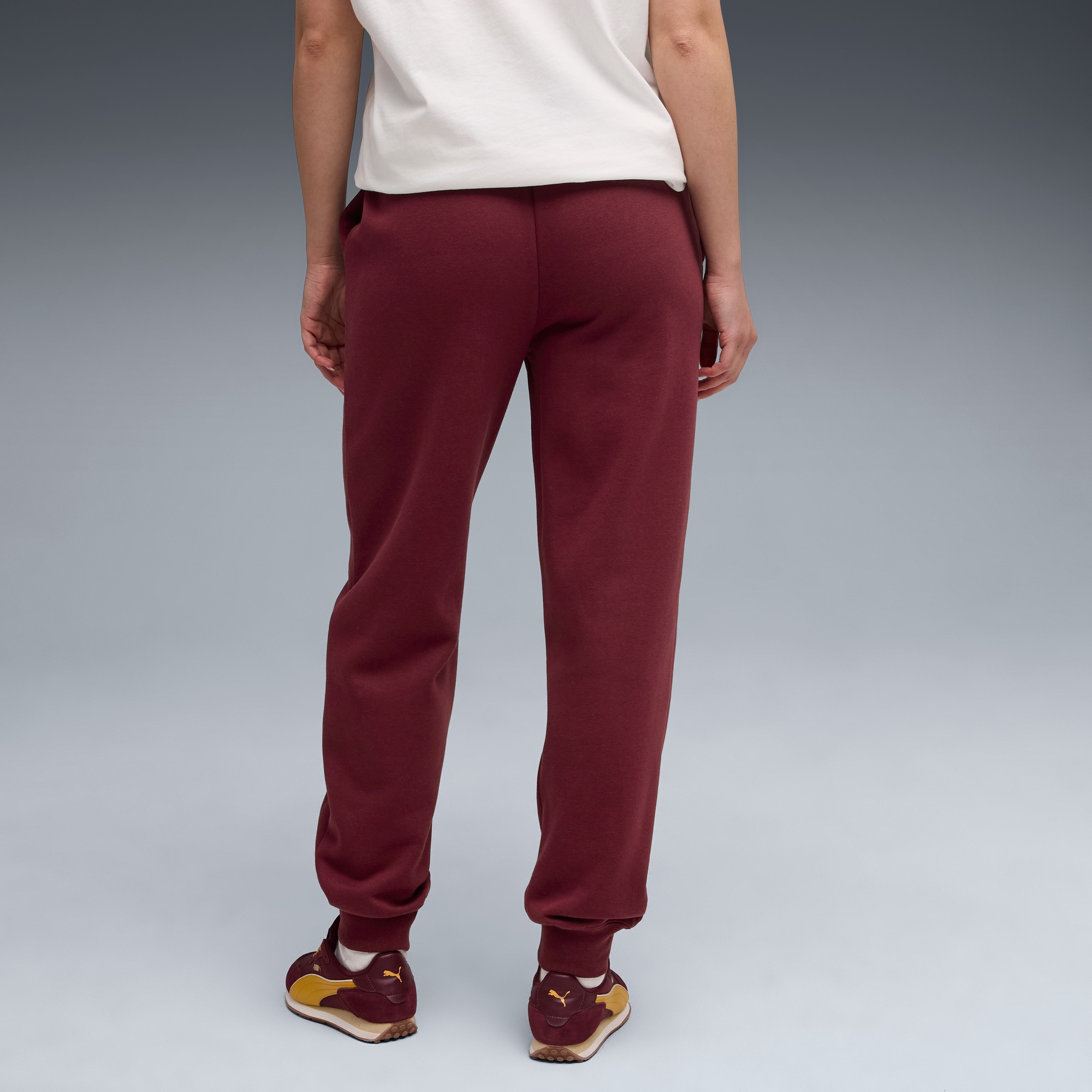 PUMA Trainingshose "ESS SMALL NO. 1 LOGO COMFORT SWEATPANTS CL FL (S)" mit günstig online kaufen