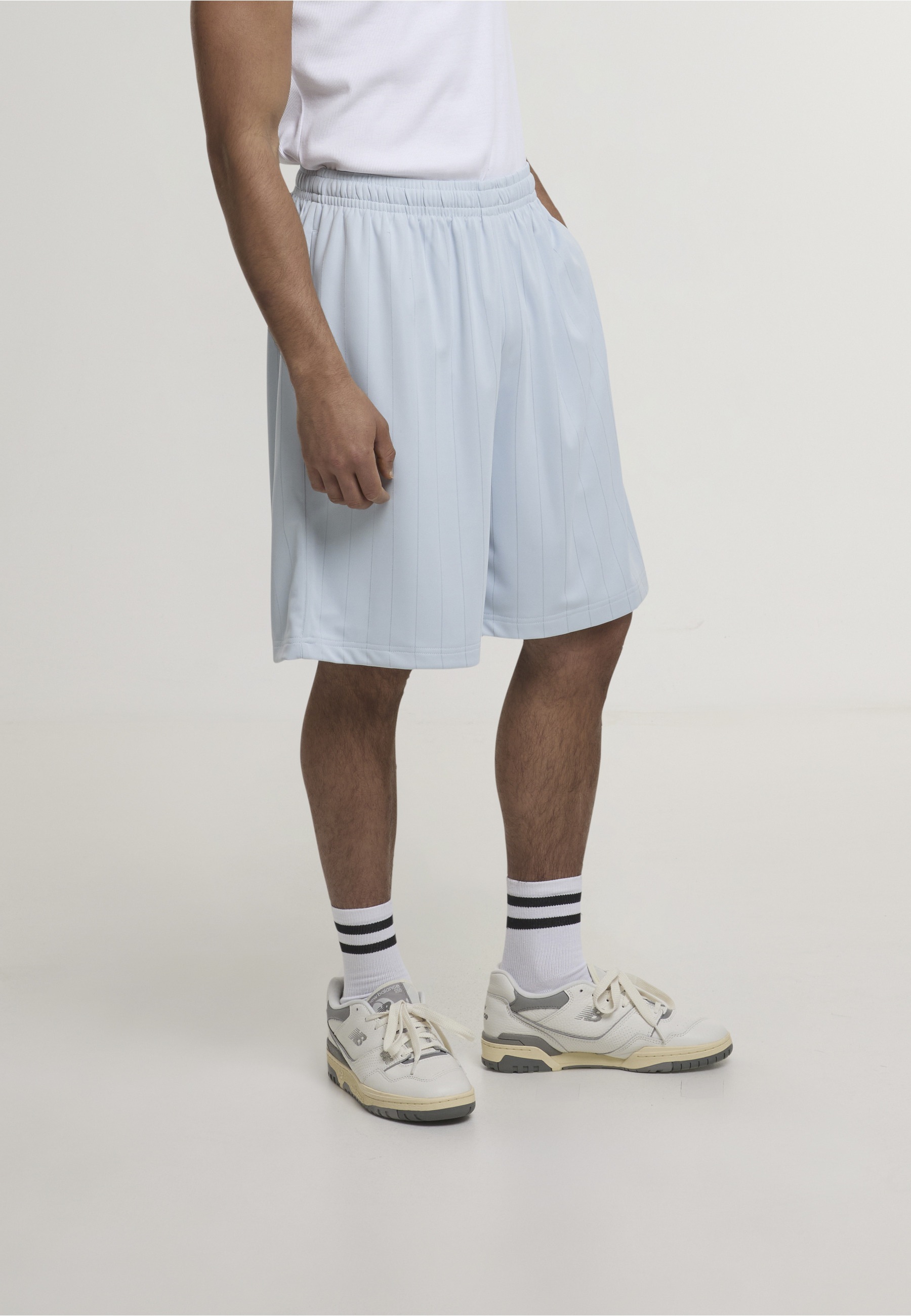 Karl Kani Sweatshorts »Karl Kani KK Insignia Shadow Pinstripe Soccer Shorts«