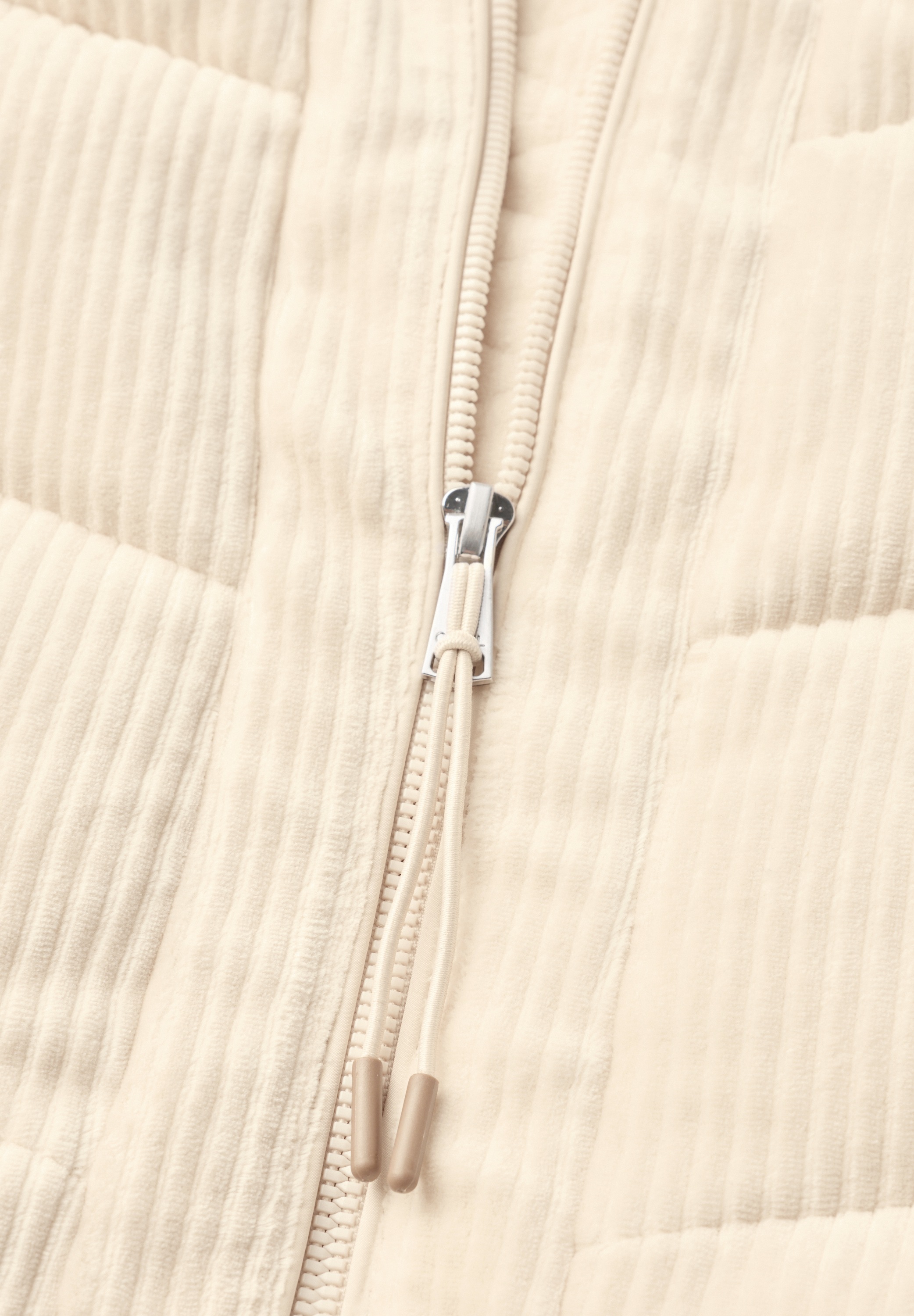 Cecil Cordweste mit Steppmuster und Zipper