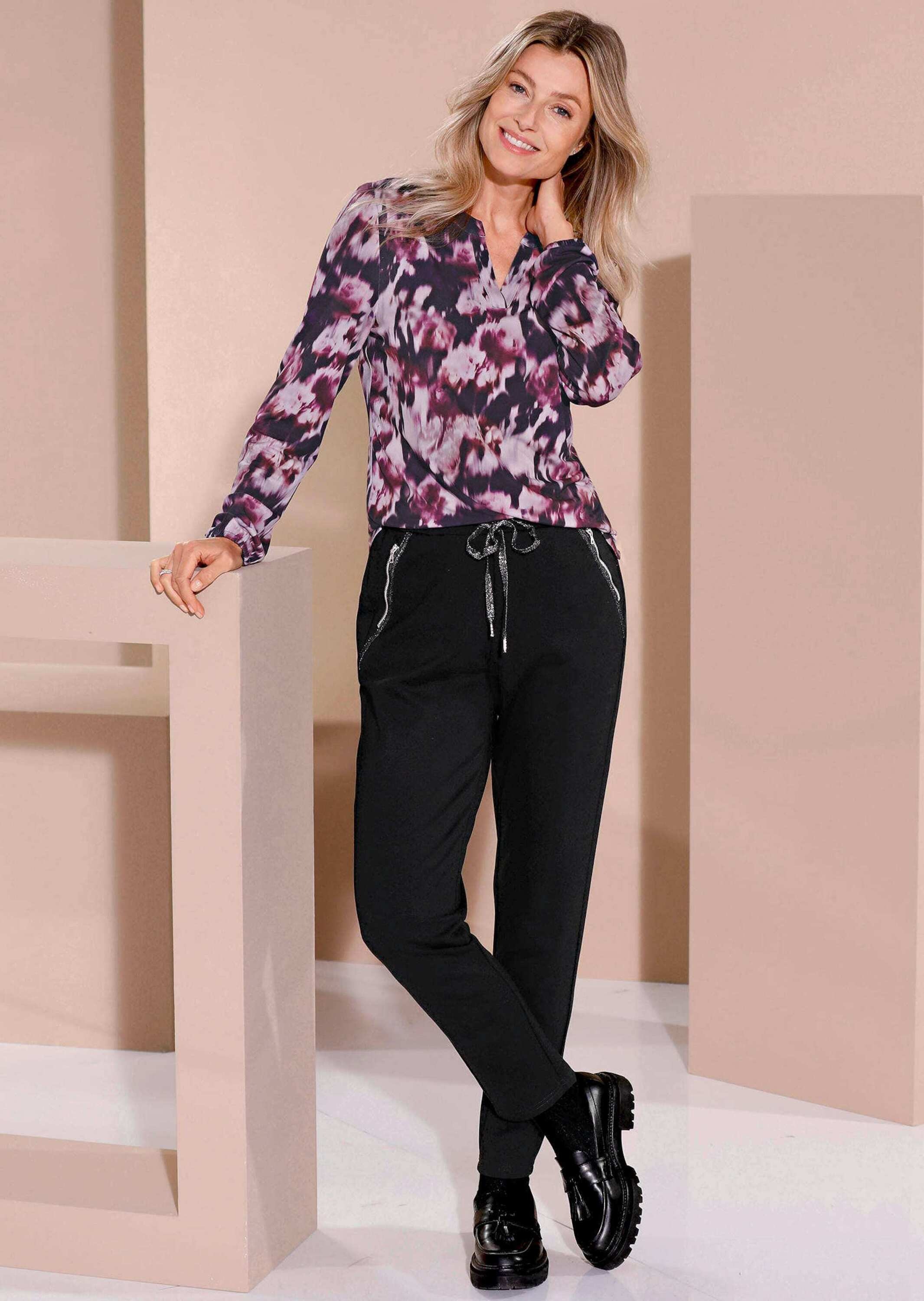 Thumbnail - GOLDNER Kurzarmbluse "Elegantes Blusenshirt mit V-Ausschnitt" Schulterpasse mit Kräuselung