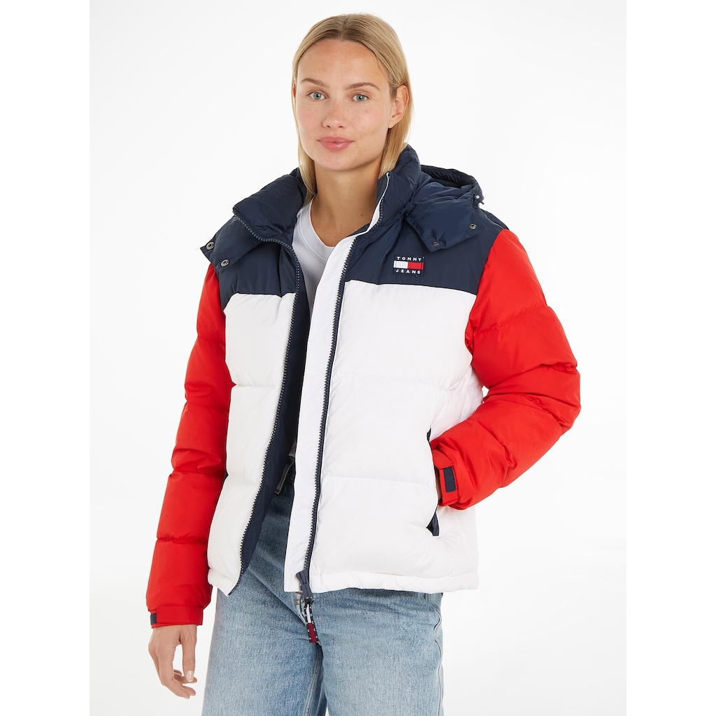 Tommy Jeans Steppjacke »TJW CBLK ALASKA PUFFER«, mit Kapuze, im modischem Colorblocking, mit Kapuze