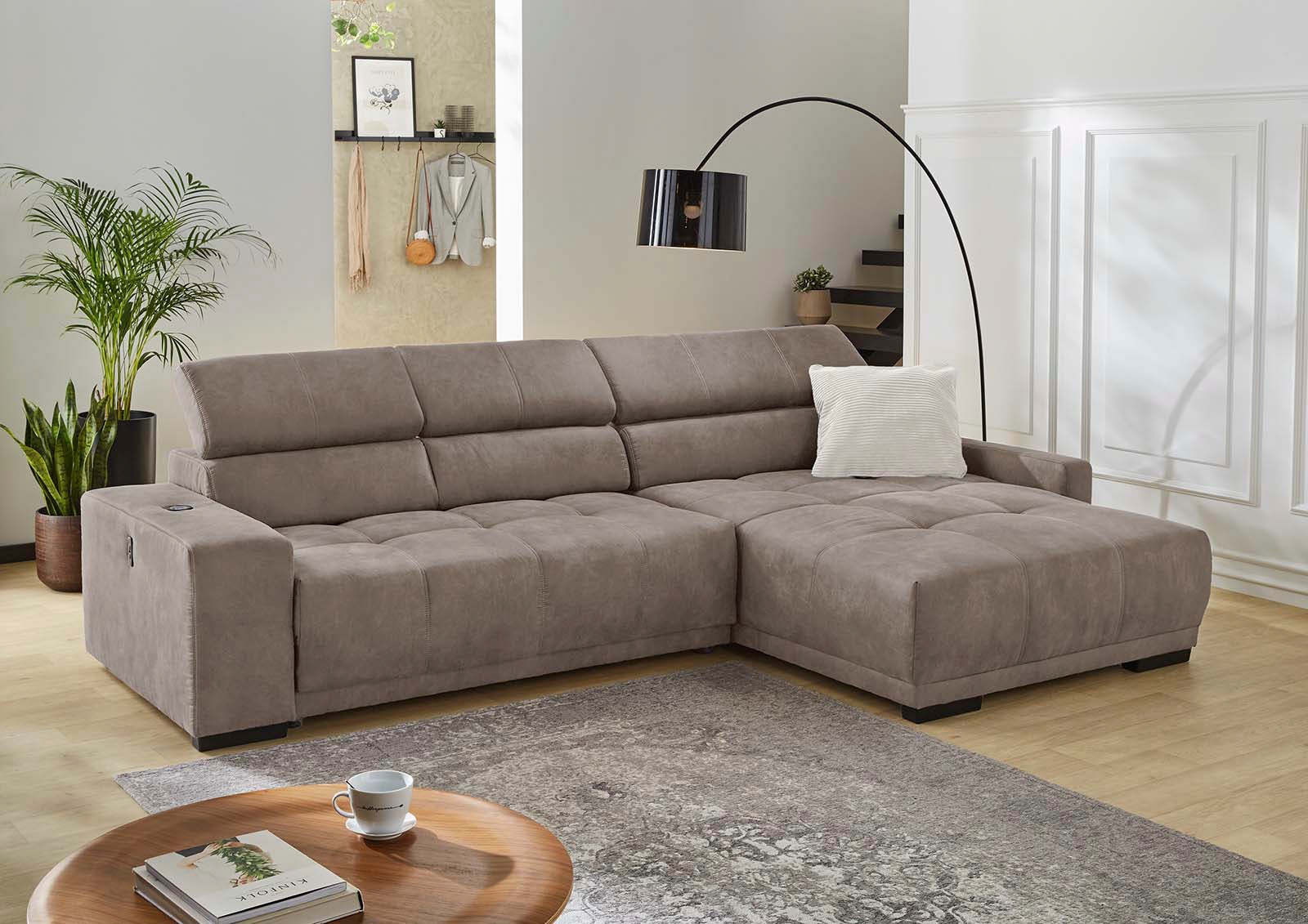 Jockenhöfer Gruppe Ecksofa "Le Mans L-Form, B: 320 cm, mit 30 cm elektr. Sitztiefenverstellung" Kopfteilverstellung, induktive Ladestation, USB-Anschluss & Zierkissen
