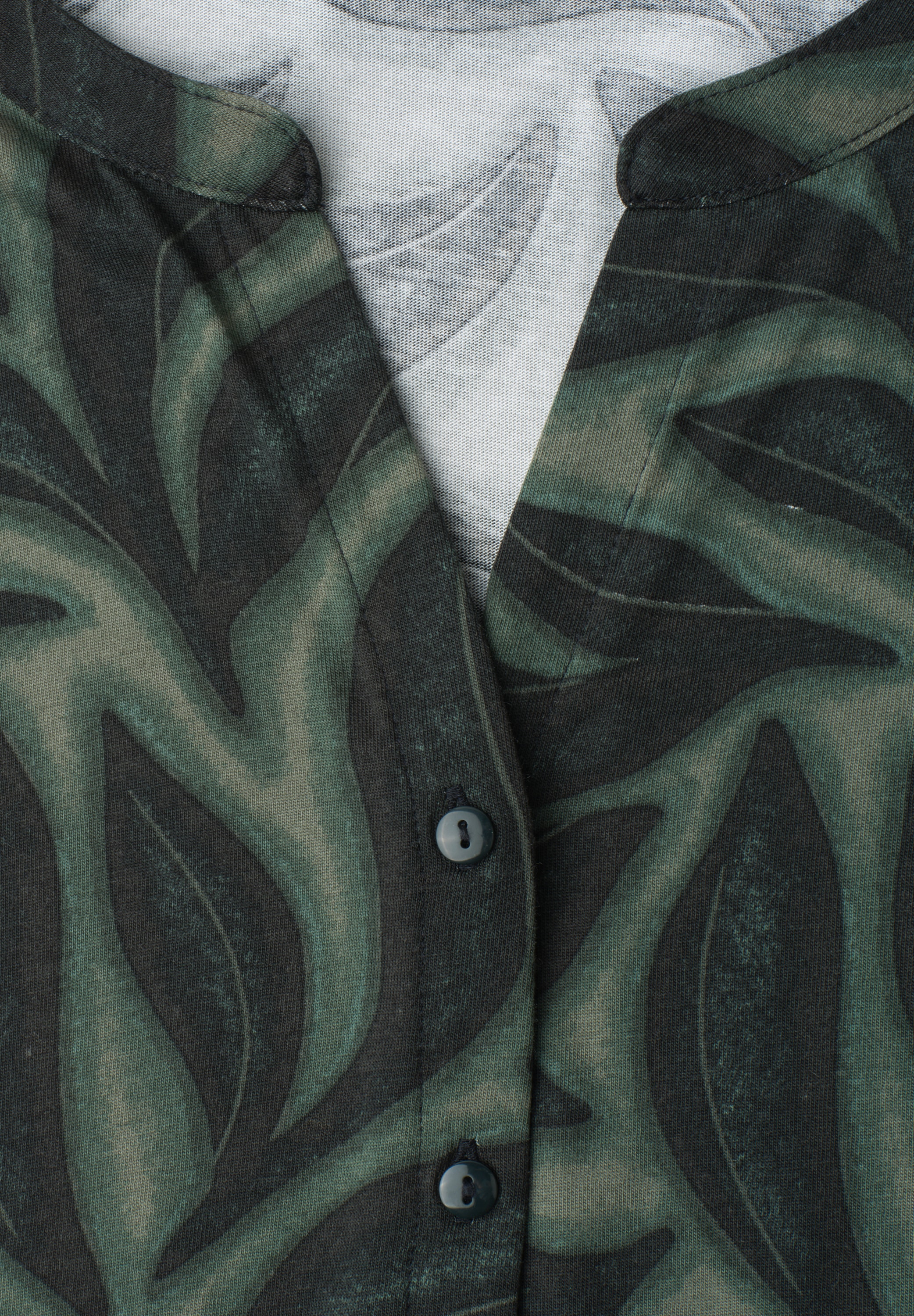 STREET ONE Shirttop Sommershirt im floralem Look und mit Knopfleiste