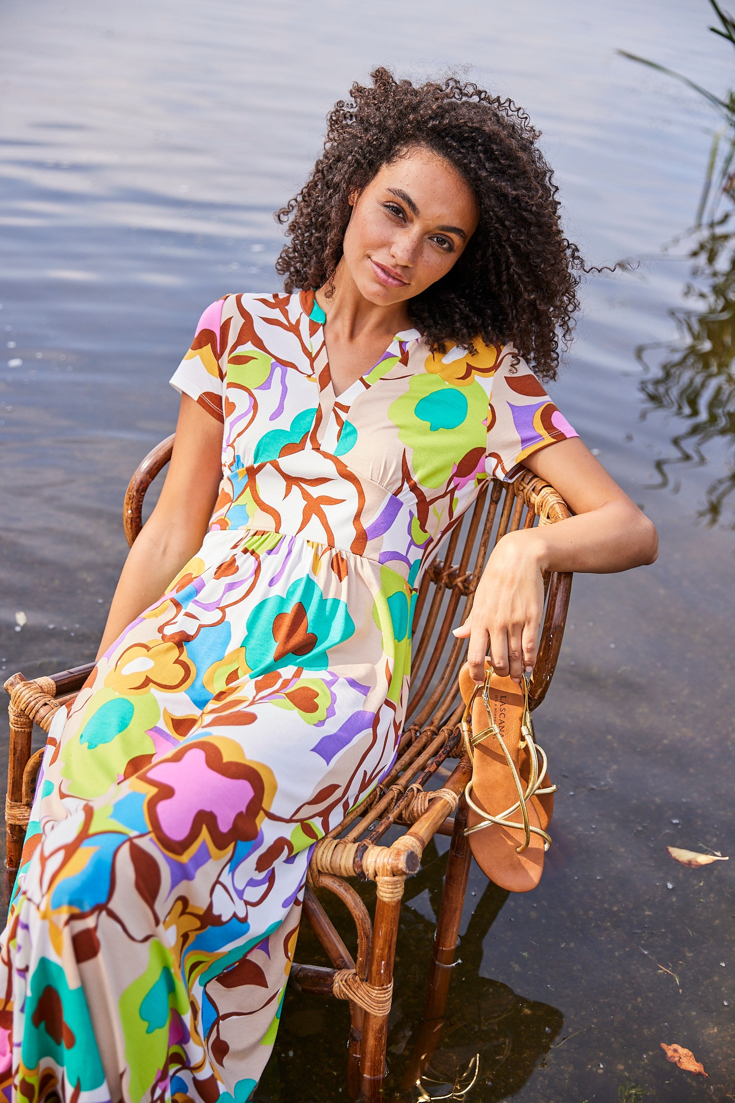 Aniston CASUAL Sommerkleid, mit großflächigem, graphischem Blumendruck -  NEUE KOLLEKTION online bestellen | BAUR