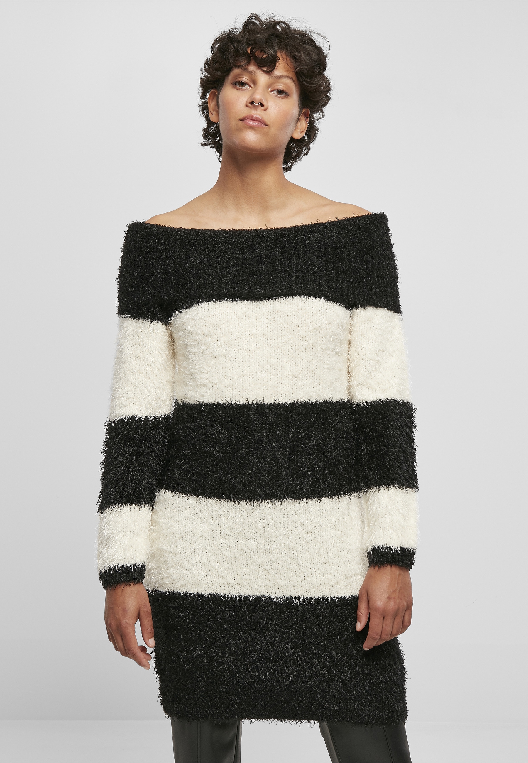 URBAN CLASSICS A-Linien-Kleid »Urban Classics Damen Ladies Off Shoulder Feather Dress« 1 tlg.