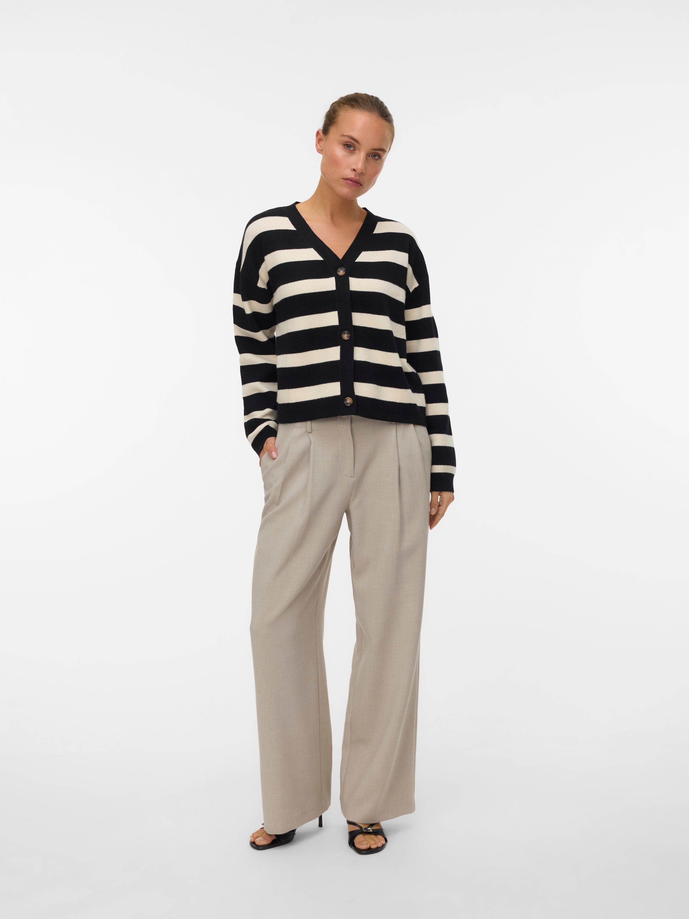 Vero Moda Strickjacke »VMSABA FULL NEEDLE LS V-NECK CARDI NOOS«