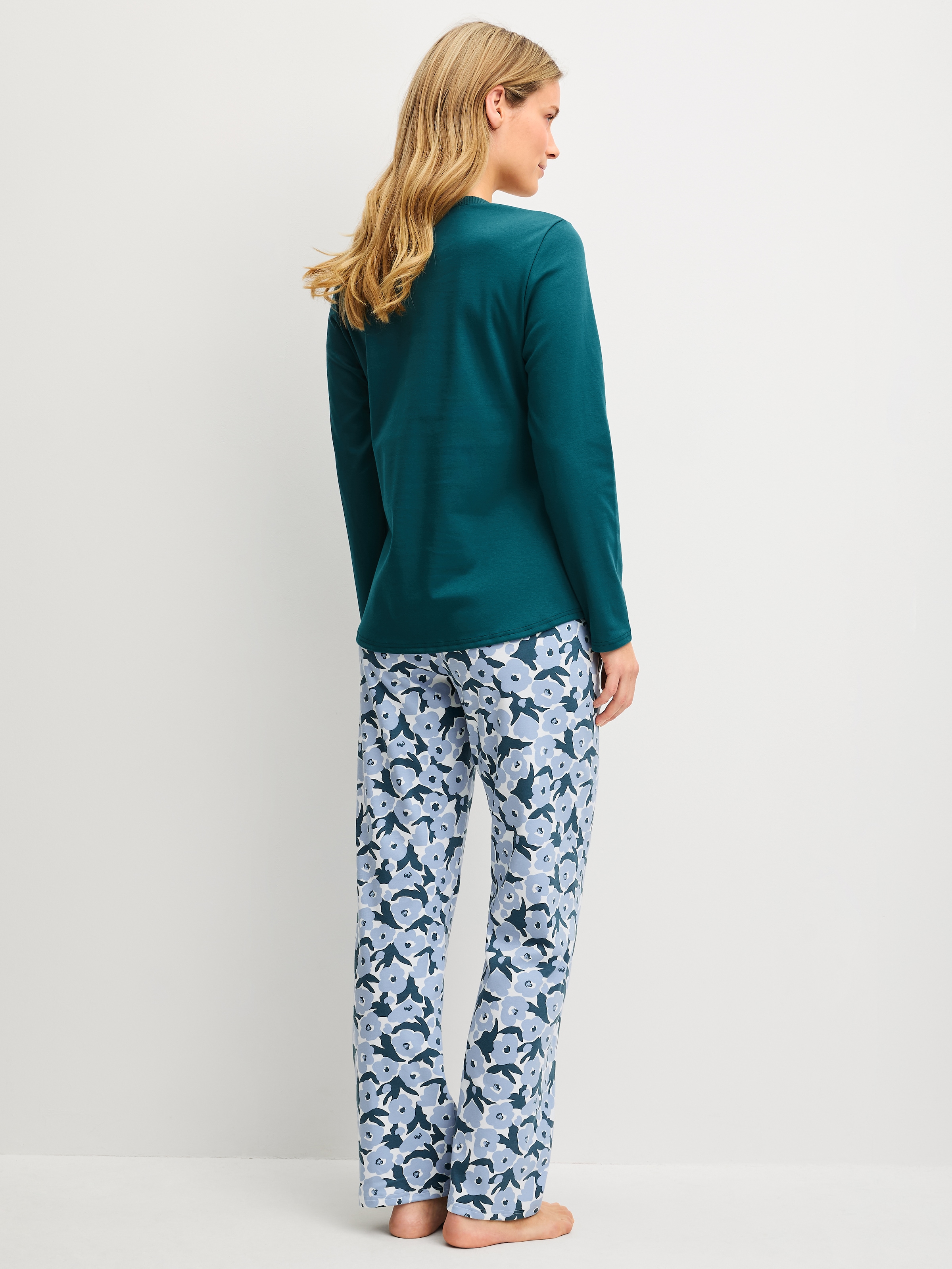 CALIDA Schlafanzug »Midnight Flowers« 2 mit Rundhalsausschnitt und Knopleiste
