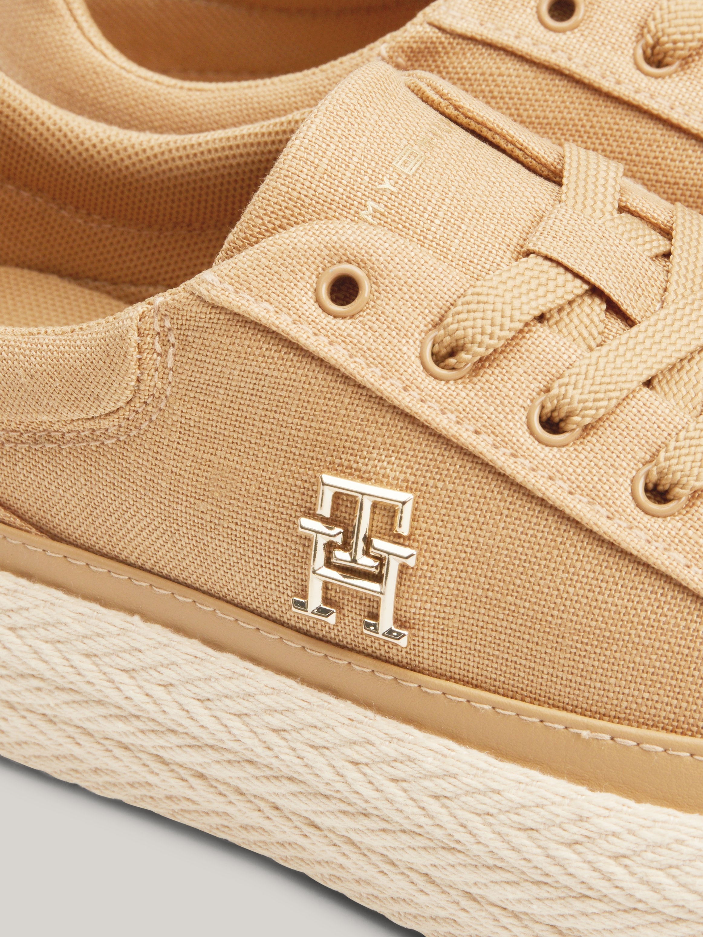 Tommy Hilfiger Plateausneaker »VULC SNEAKER LINNEN«, mit gepolstertem Schaftrand, Freizeitschuh, Halbschuh, Schnürschuh