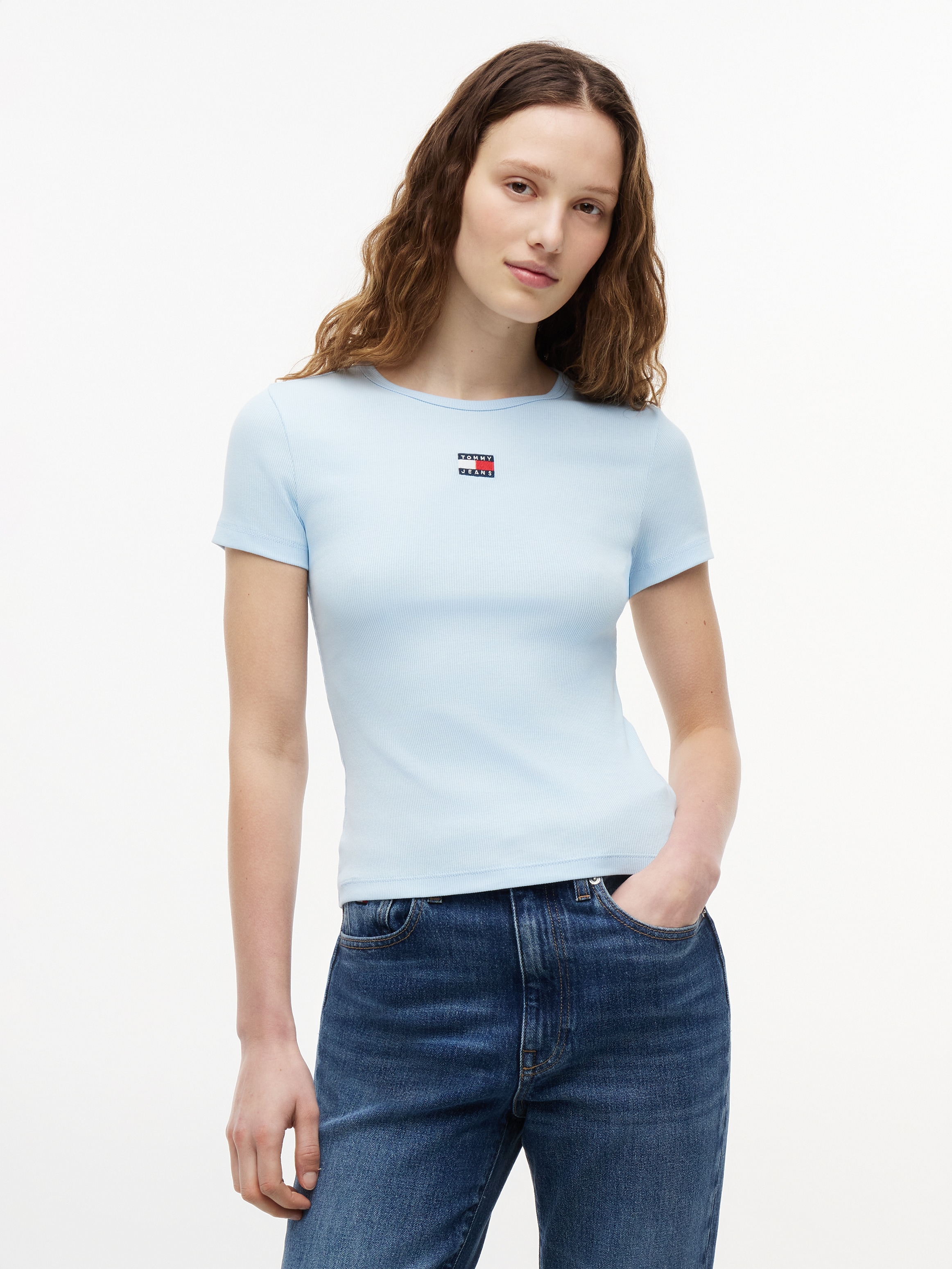 Tommy Jeans Kurzarmshirt "TJW SLIM BADGE RIB TEE" mit gerippter Struktur