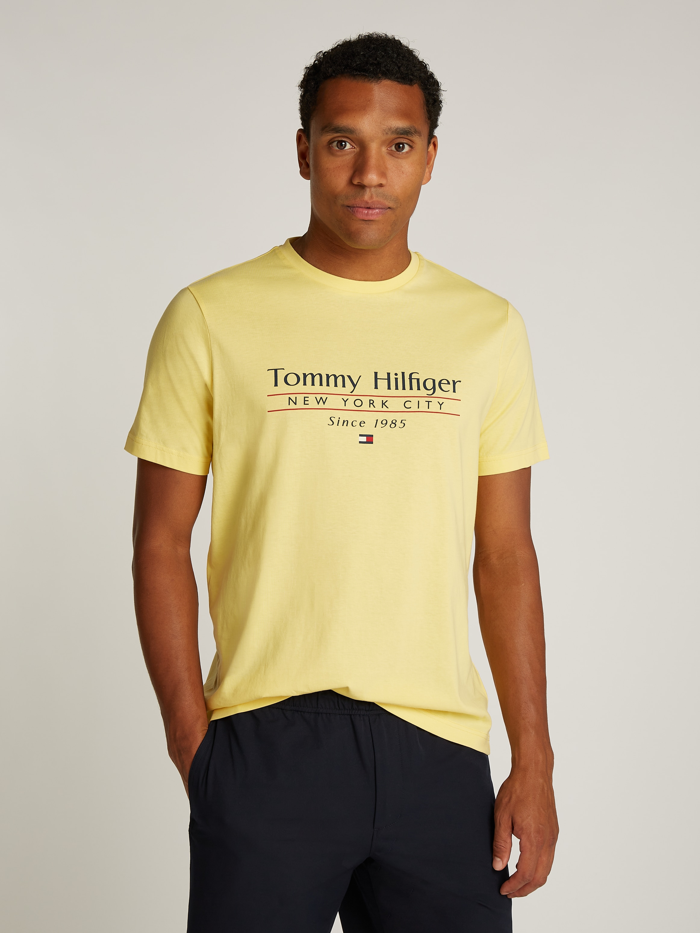 Tommy Hilfiger T-Shirt »HILFIGER CENTER STACK TEE«, mit großem Schriftprint