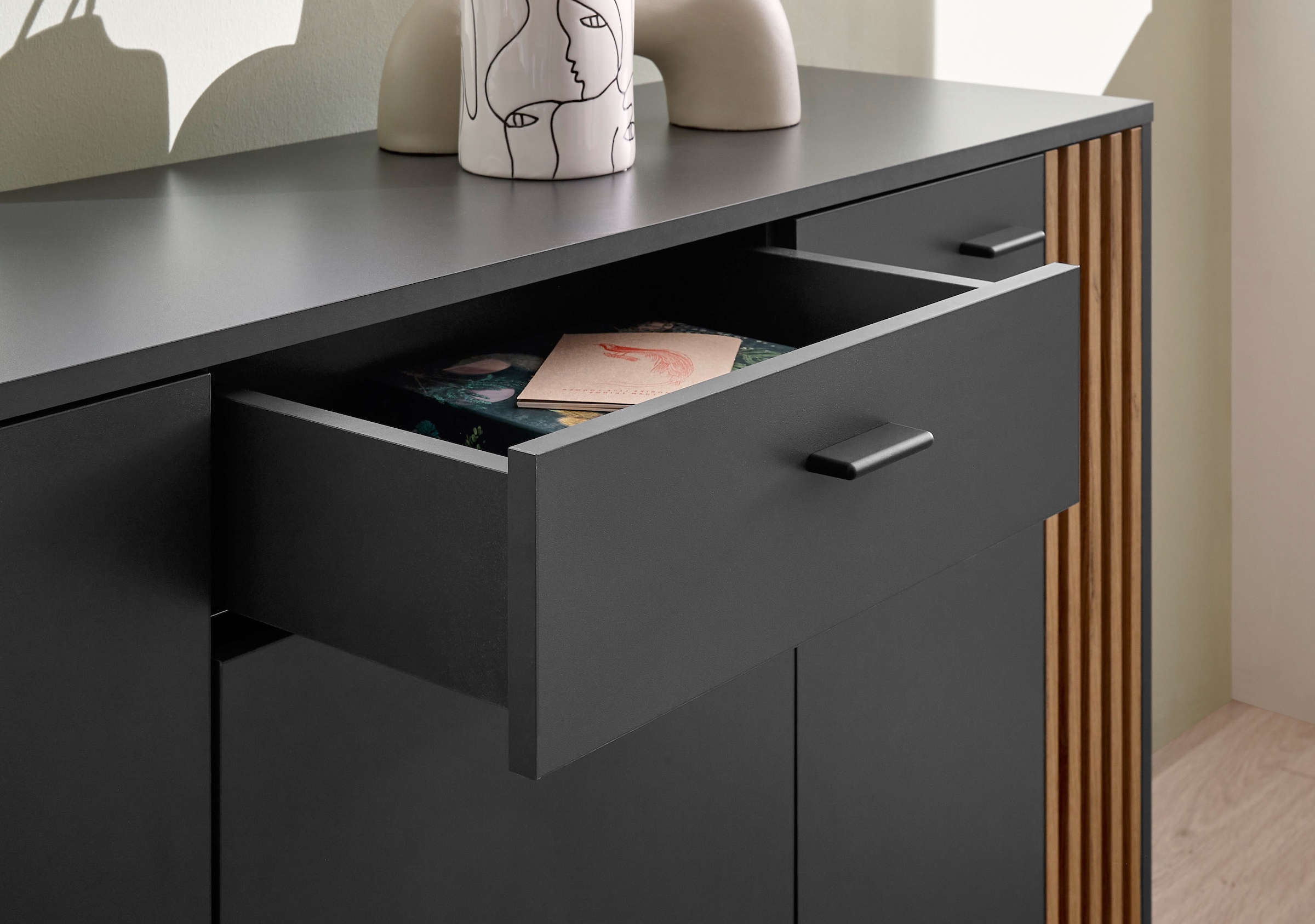 HBZ Sideboard »Dublin Kommode, BxHxT 140x86x38cm«, (1 St.), Breite 140cm, Softclose, Metallgriffe