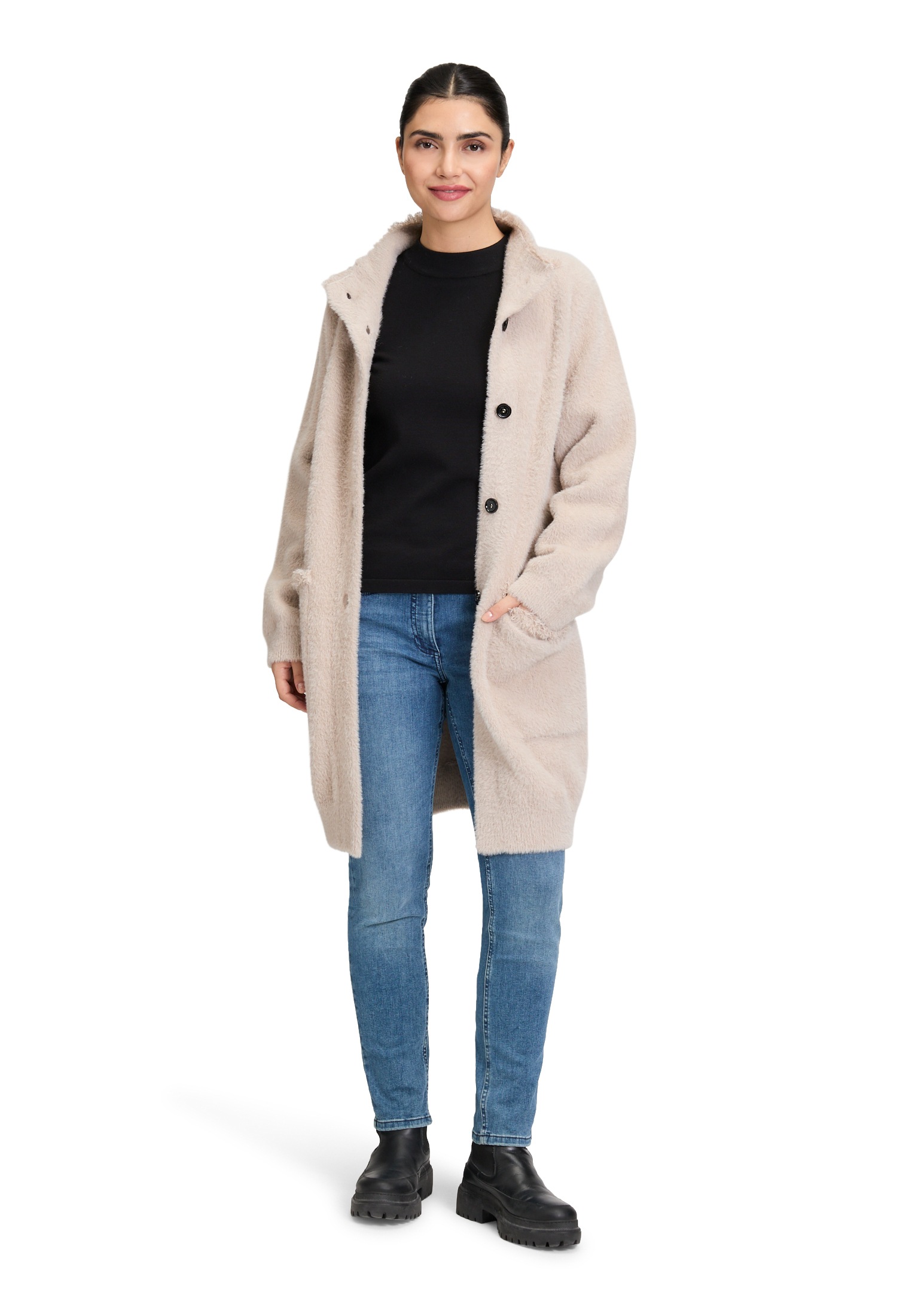 Amber & June Strickjacke »Amber & June Winter-Strickjacke mit aufgesetzter Brusttasche«