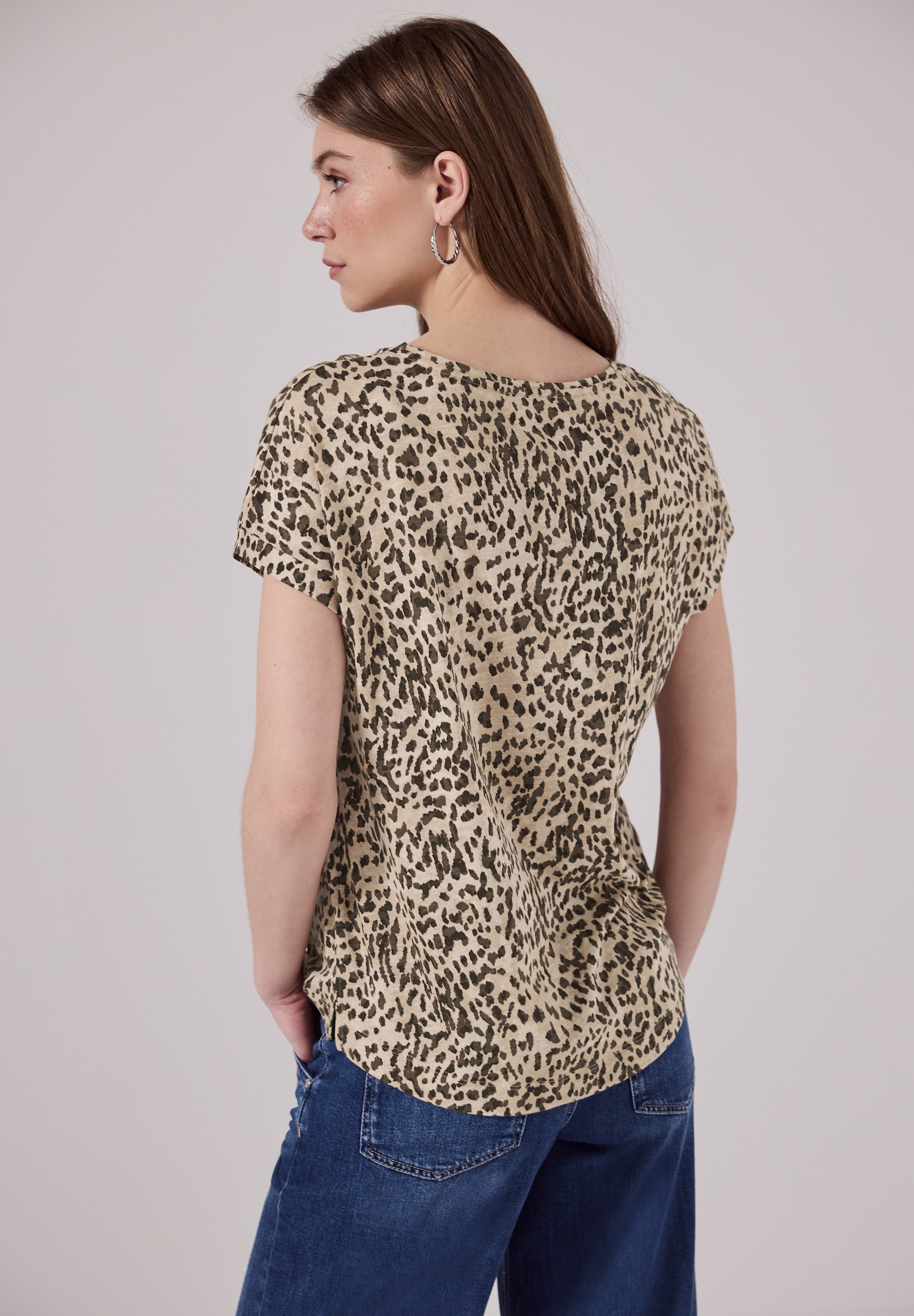 STREET ONE STUDIO T-Shirt, mit abgerundetem V-Ausschnitt