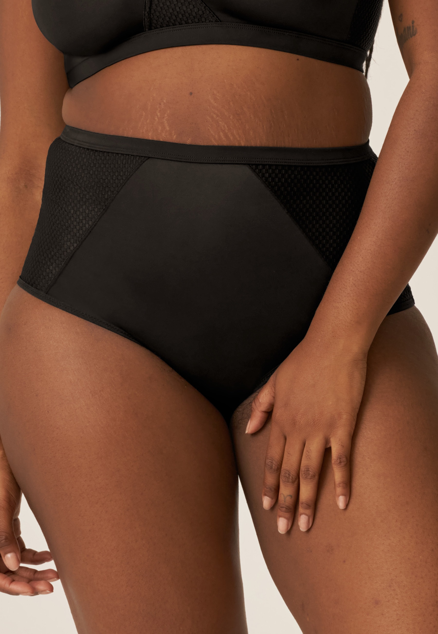 NATURANA Damen Taillenslip "Modern Minimizer", Gr. 48, schwarz, Obermaterial: 80% Polyamid, 20% Elasthan, unifarben, Unterhosen, hoch ausgeschnitten,