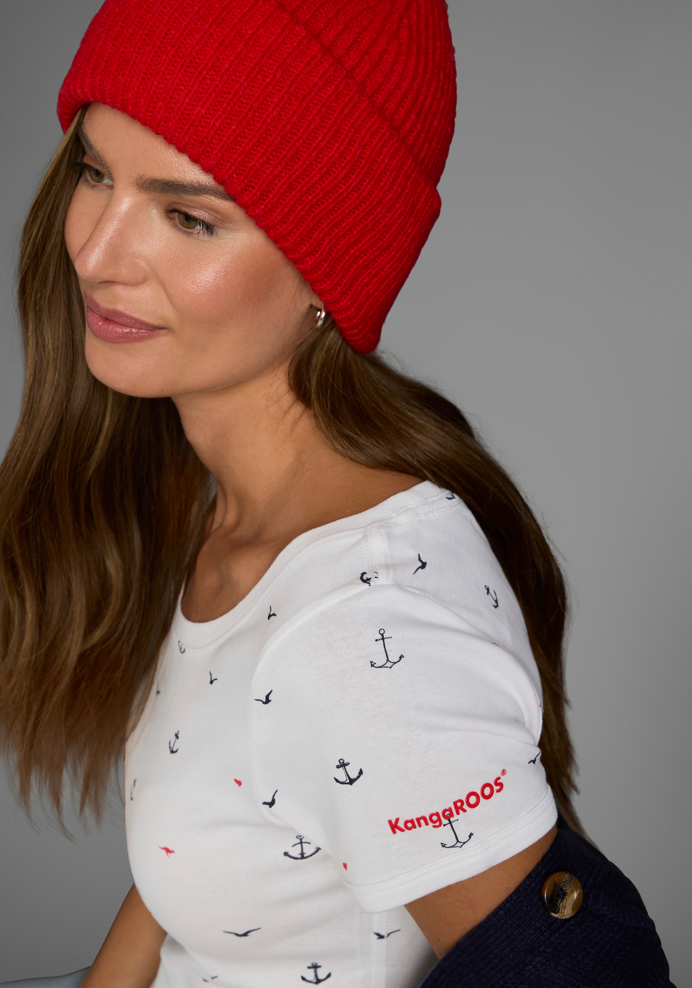 KangaROOS T-Shirt, kurzärmelig, sehr figurbetont und hüftbedeckend