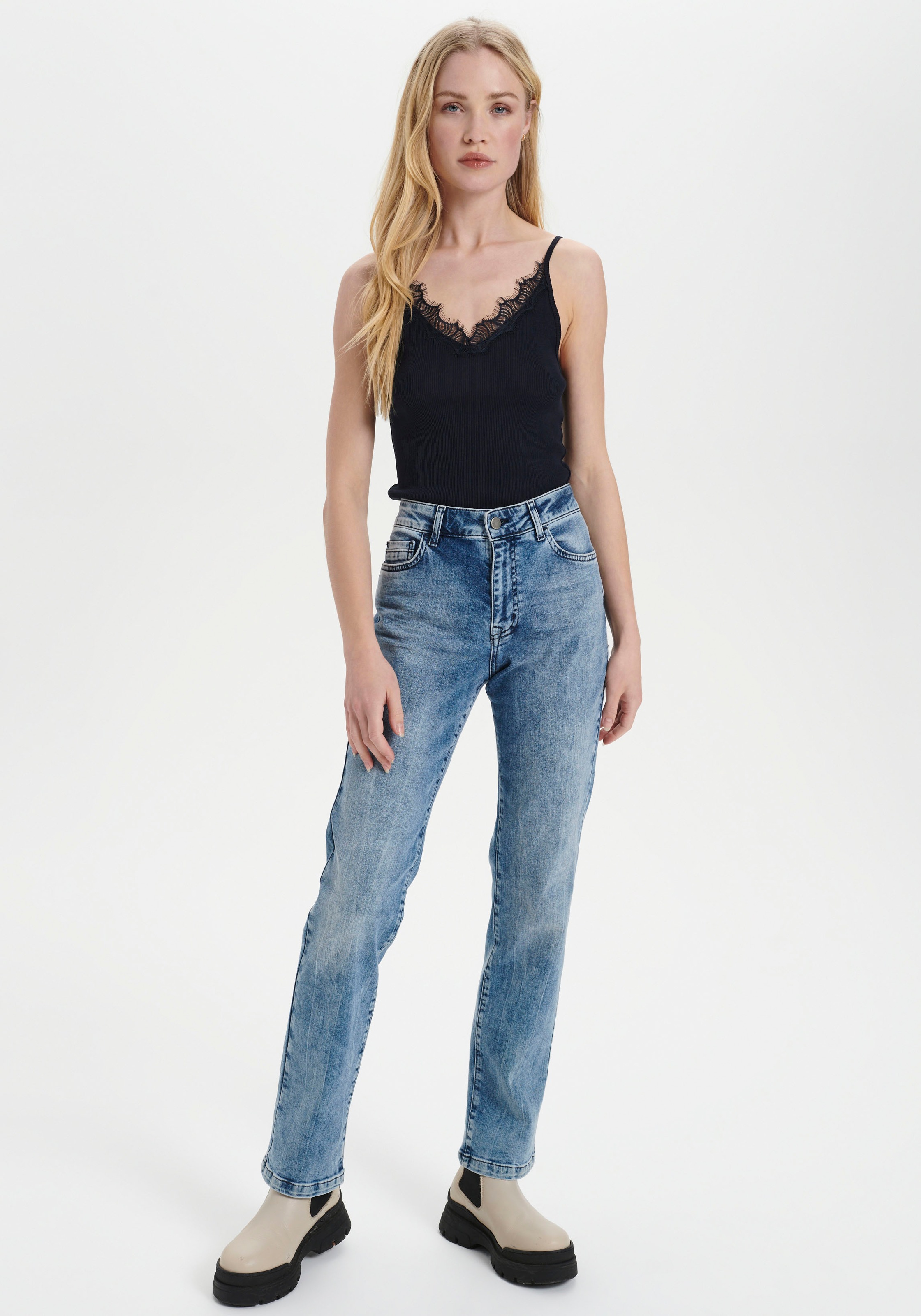 Saint Tropez Spaghettitop »SZ-MAYA STRAP TOP« mit Seidenanteil