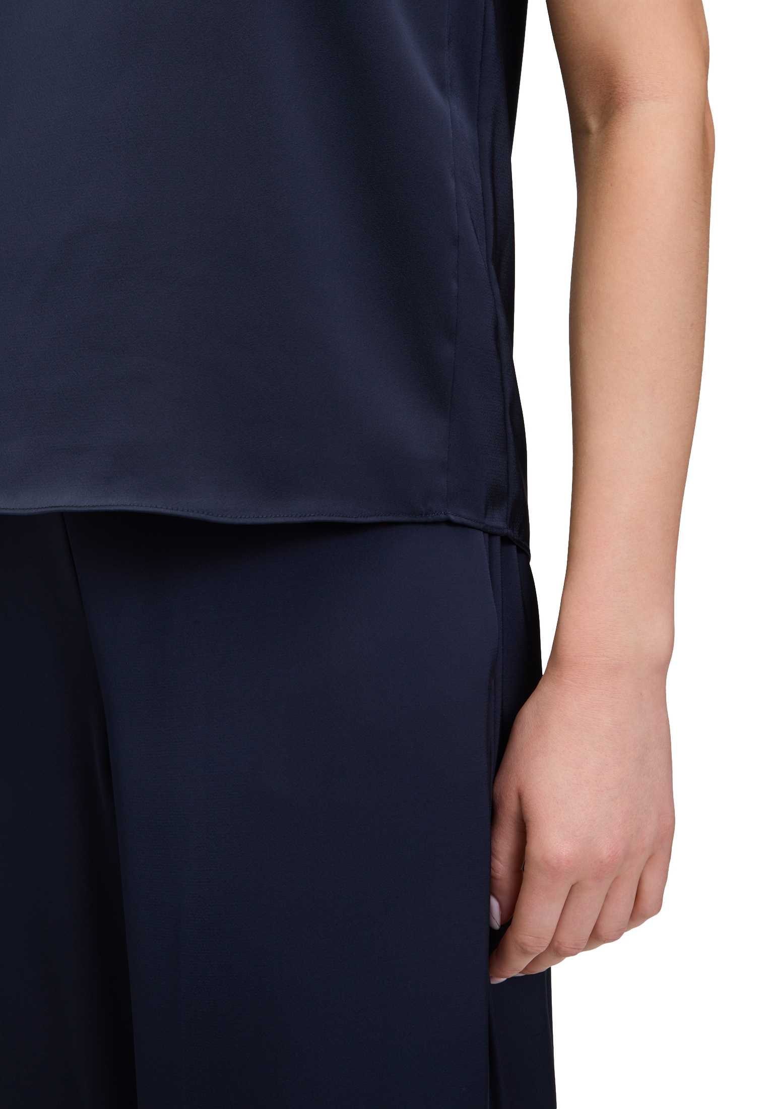 Vera Mont Satinbluse »Vera Mont Satin-Bluse mit V-Ausschnitt«