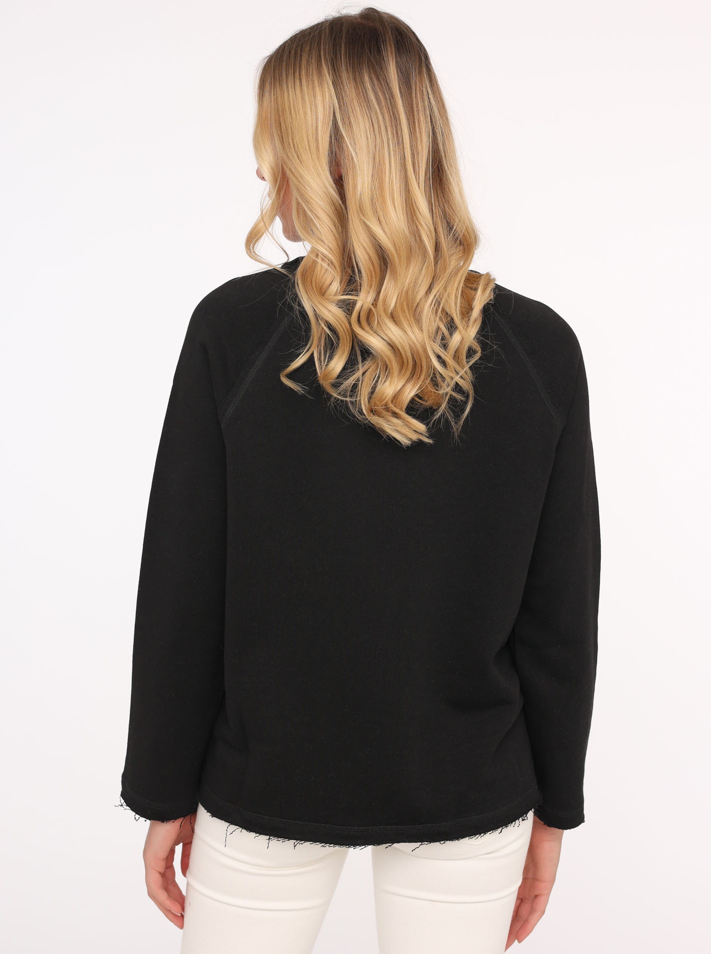 Thumbnail - Zwillingsherz Sweater ""Wild and Free"", mit Used-Look Kanten, Leo Details und Stickerei