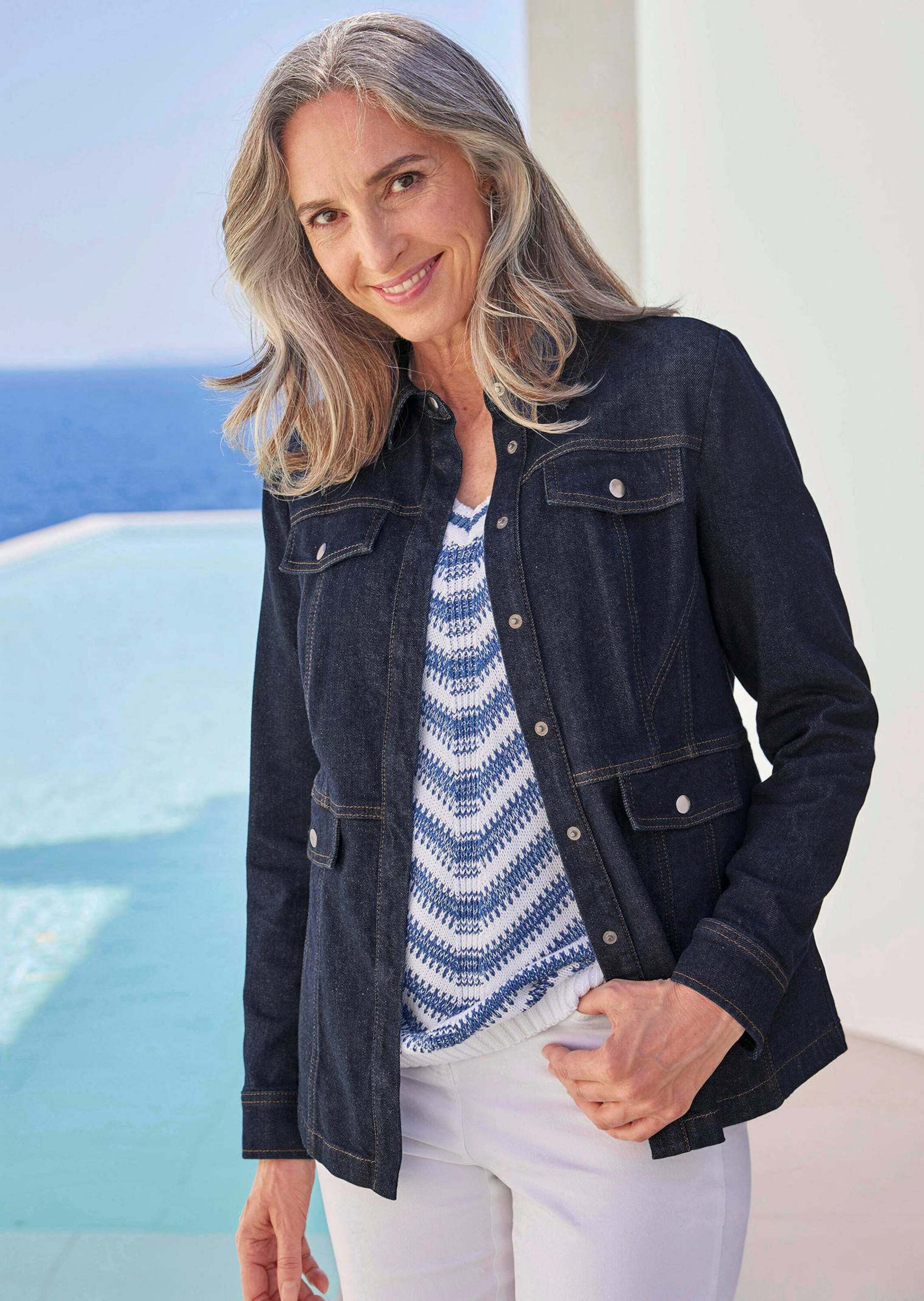 Thumbnail - GOLDNER Kurzjacke "Jeansjacke mit sportlichen Details" figurformende aufwendige Nähte