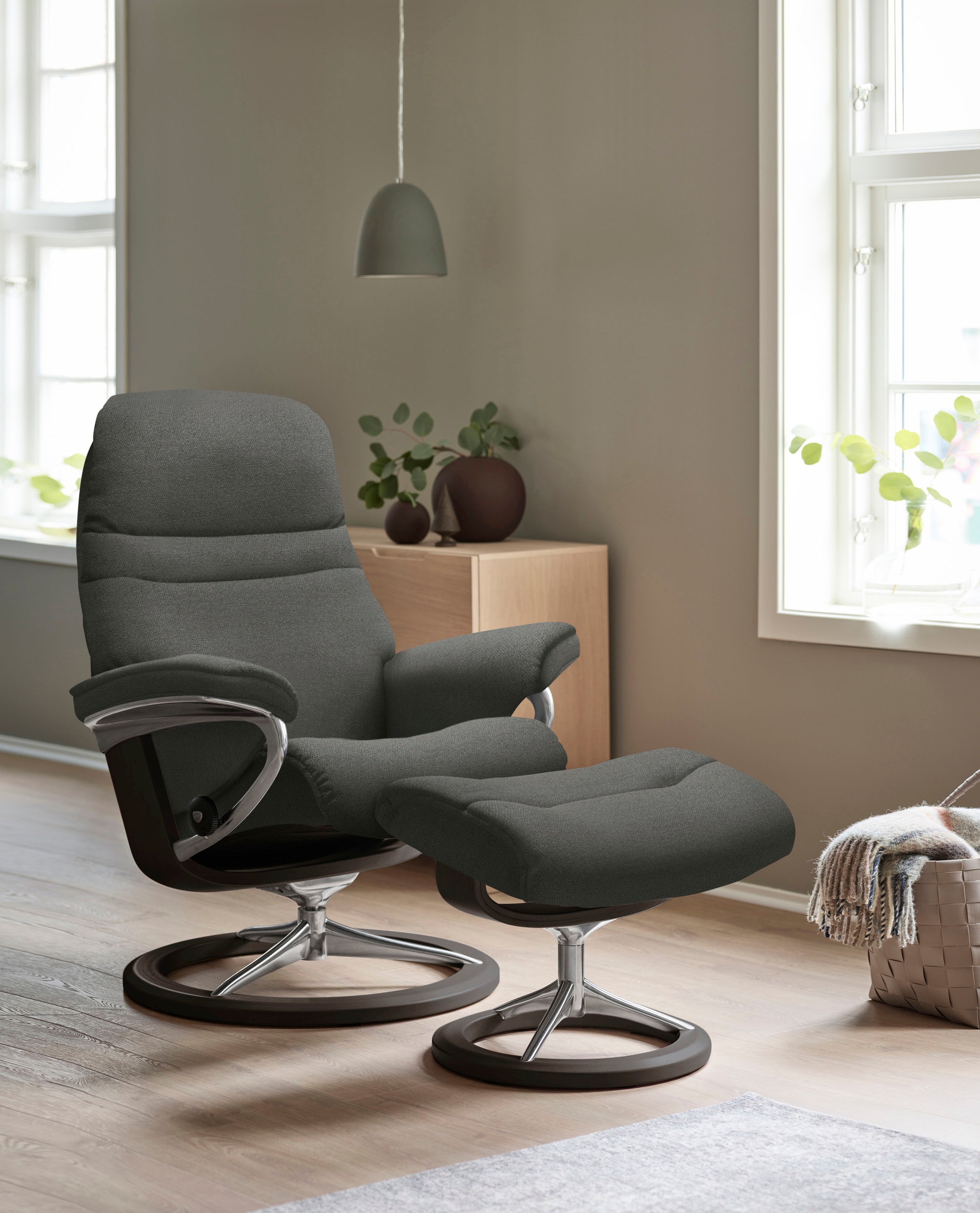 Stressless® Relaxsessel »Sunrise«, (Set, Relaxsessel mit Hocker), mit Signature Base, Größe S, Gestell Wenge