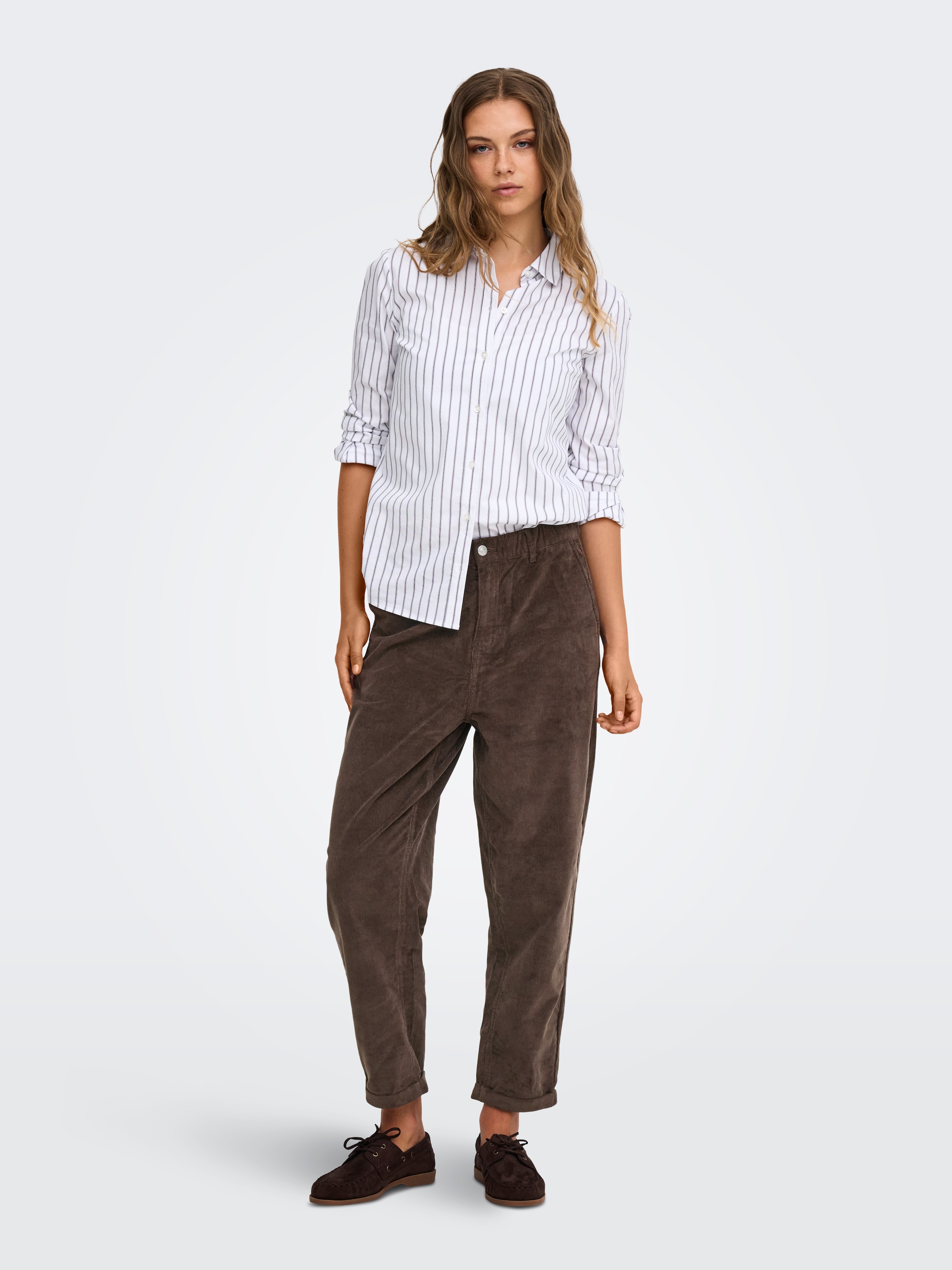 ONLY Cordhose »ONLFLORA MW ELA CORD CAROT PANT PNT NOOS«  Baumwollmischung, Cord, Karottenform